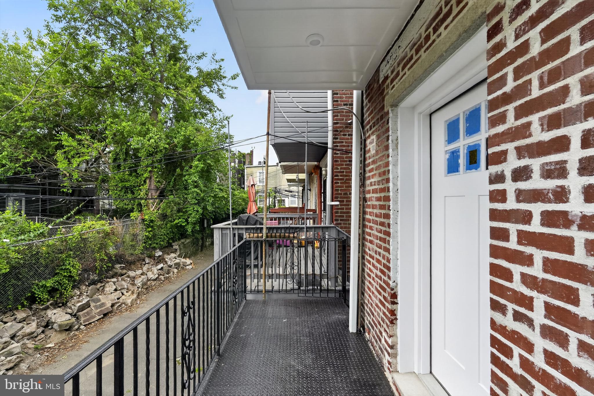 WALNUT HILL - Residential