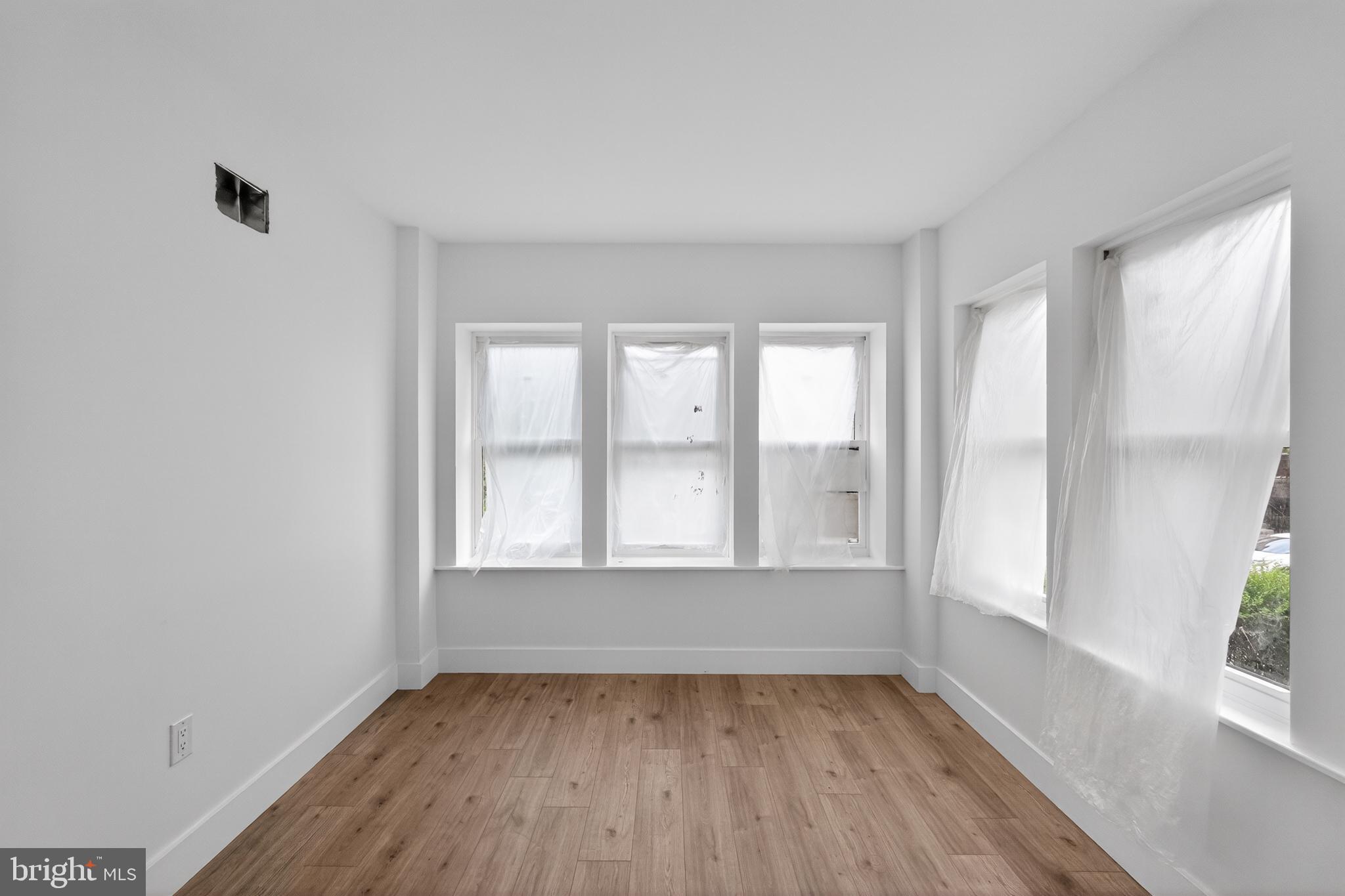 WALNUT HILL - Residential