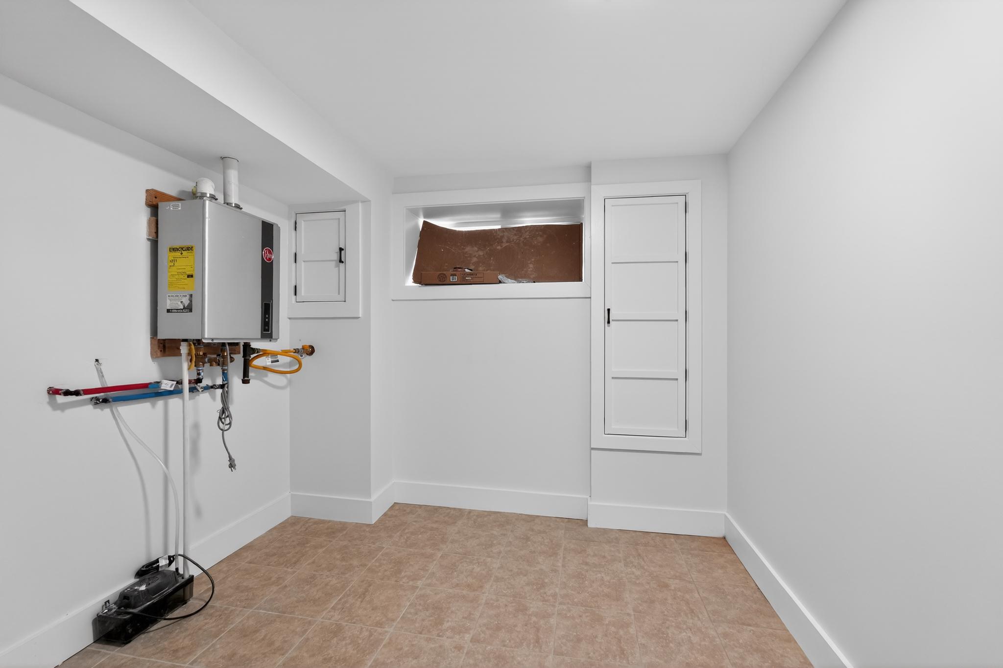 WALNUT HILL - Residential