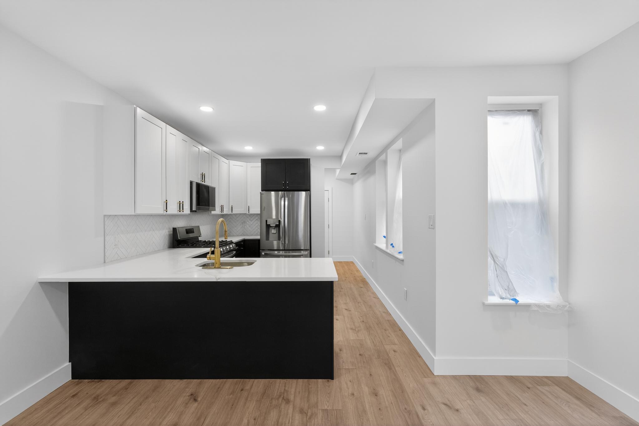 WALNUT HILL - Residential