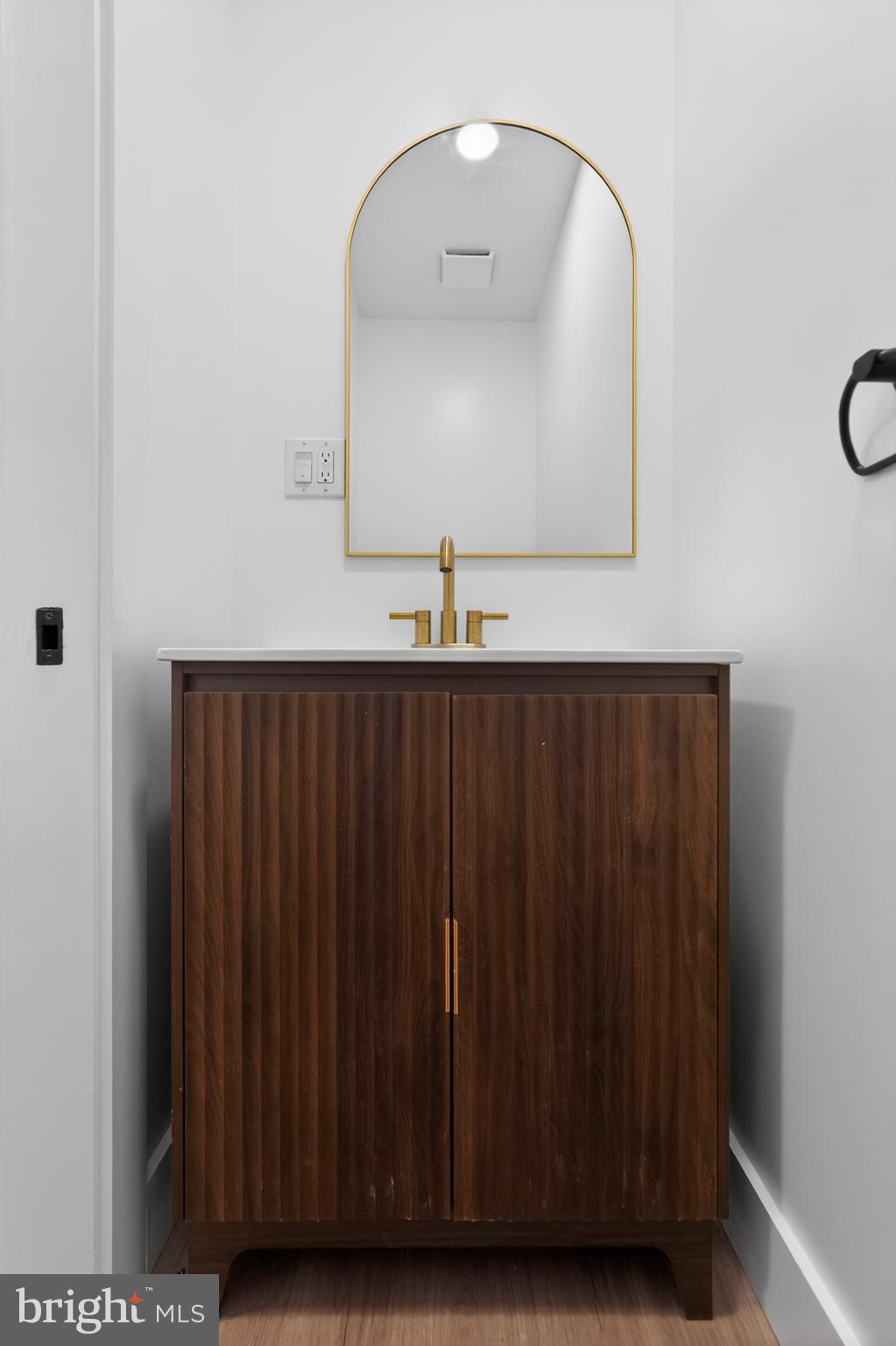WALNUT HILL - Residential