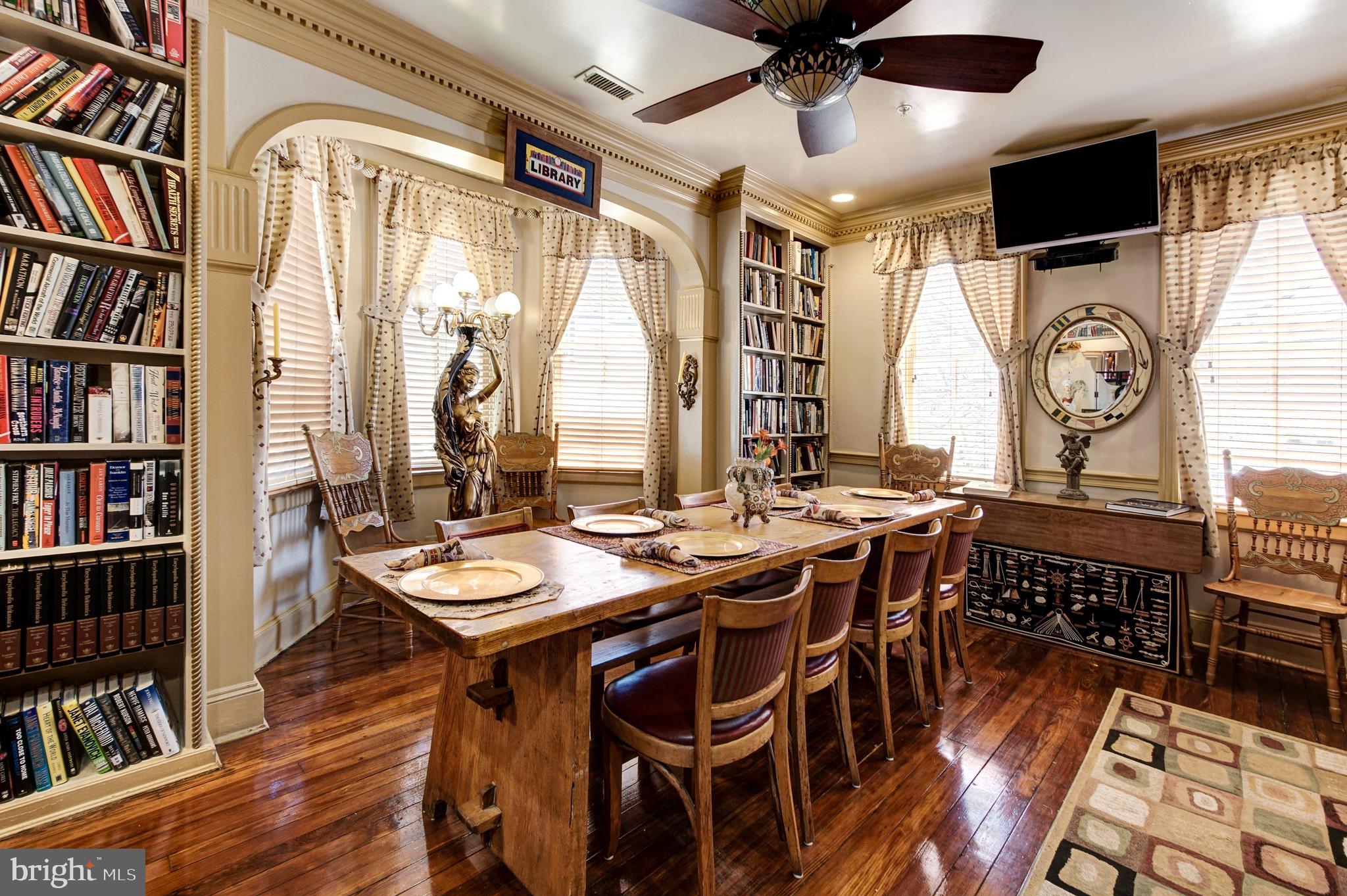 HISTORIC DISTRICT - Commercial Sale
