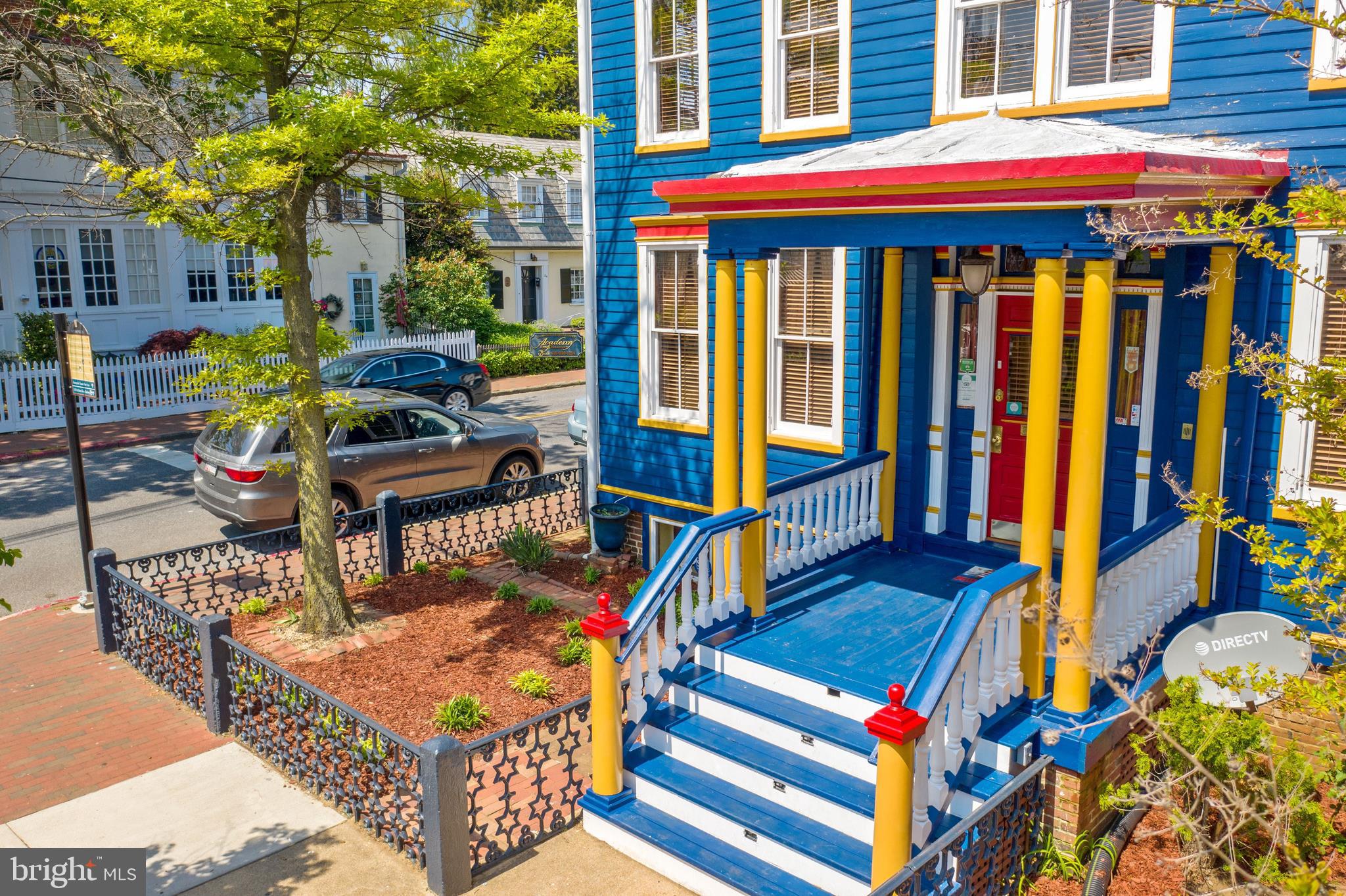 HISTORIC DISTRICT - Commercial Sale