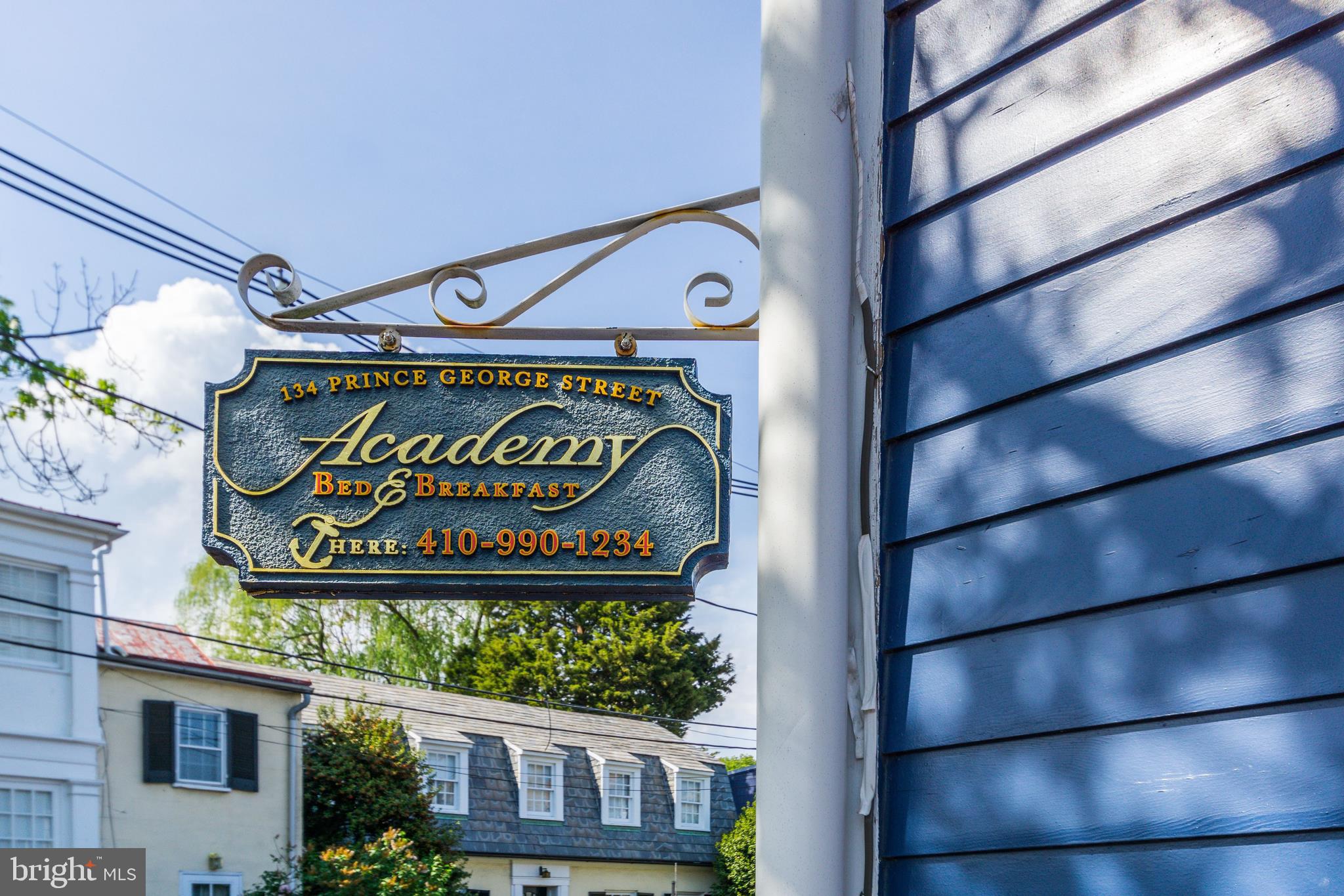 HISTORIC DISTRICT - Commercial Sale