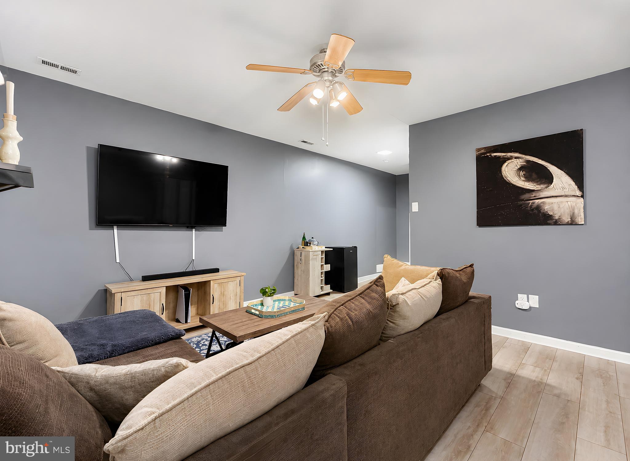 HICKORY HILLS - Residential