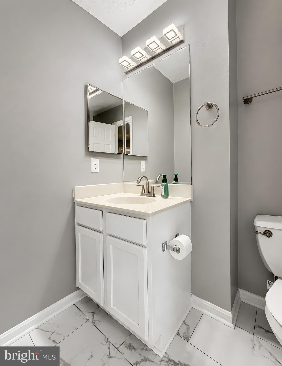 HICKORY HILLS - Residential