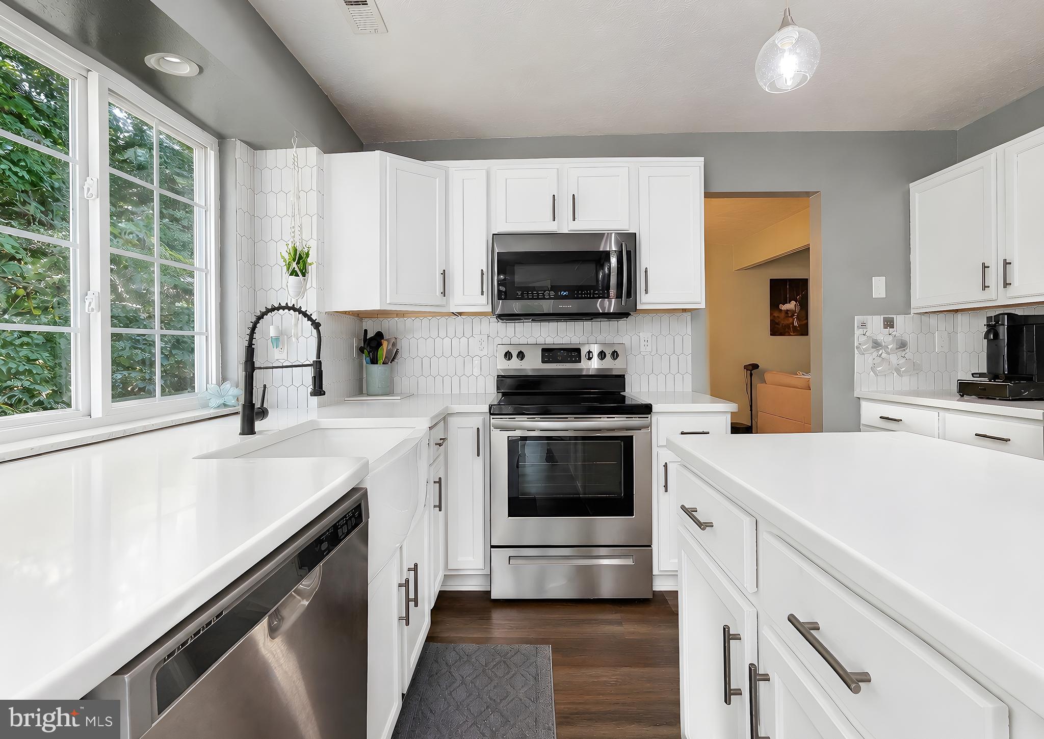 HICKORY HILLS - Residential