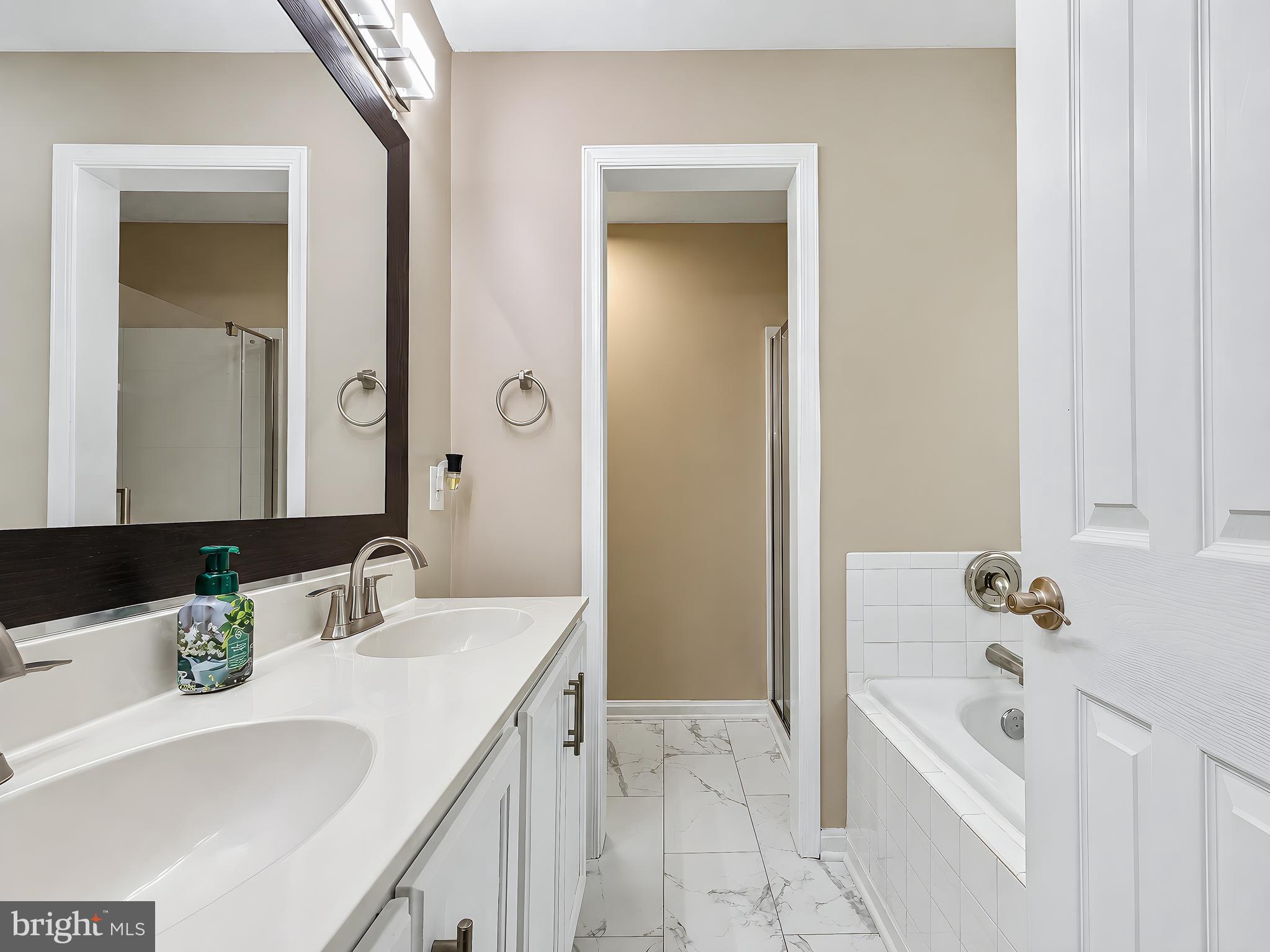 HICKORY HILLS - Residential