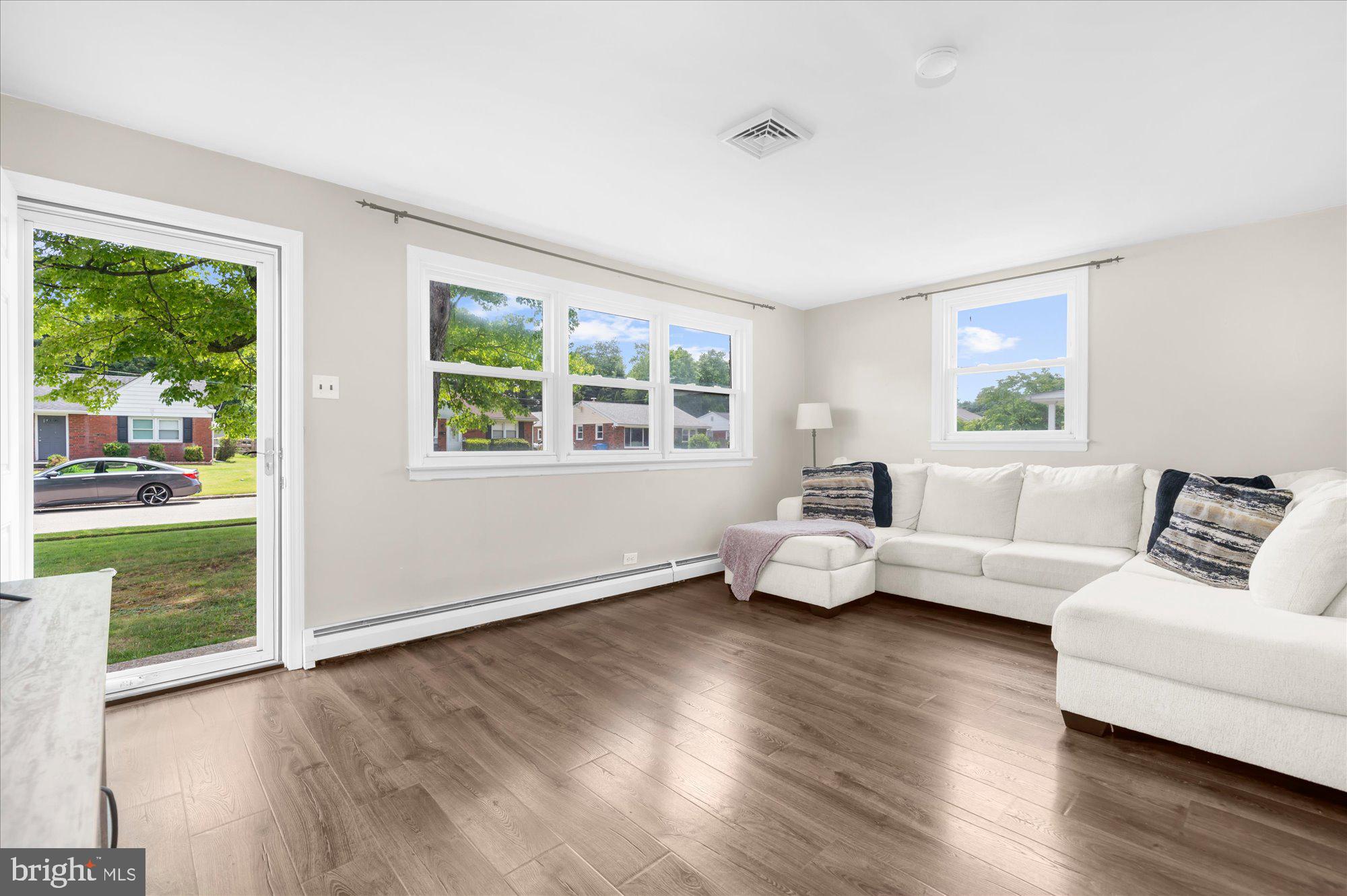 DEKALB MANOR - Residential