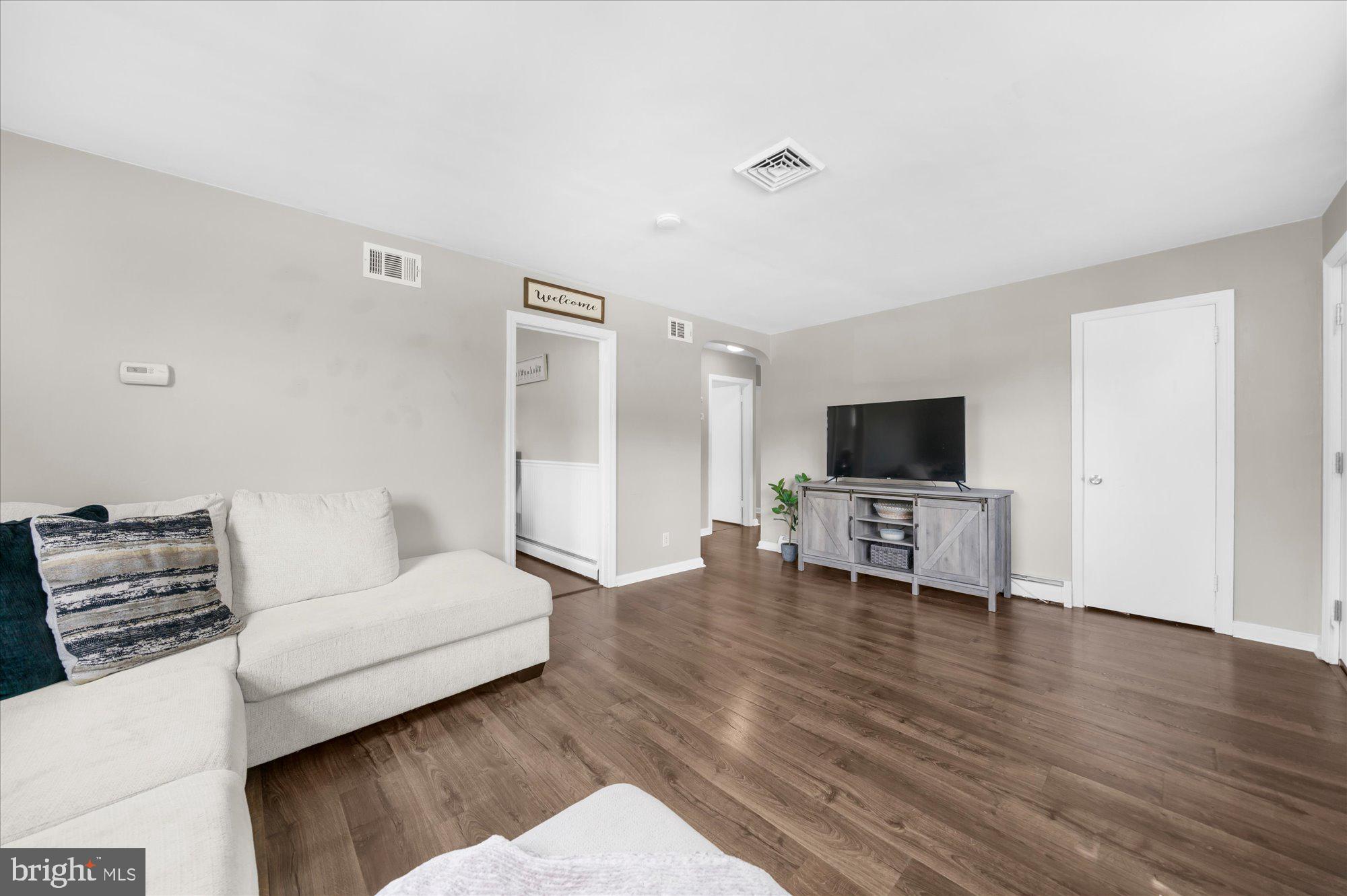 DEKALB MANOR - Residential