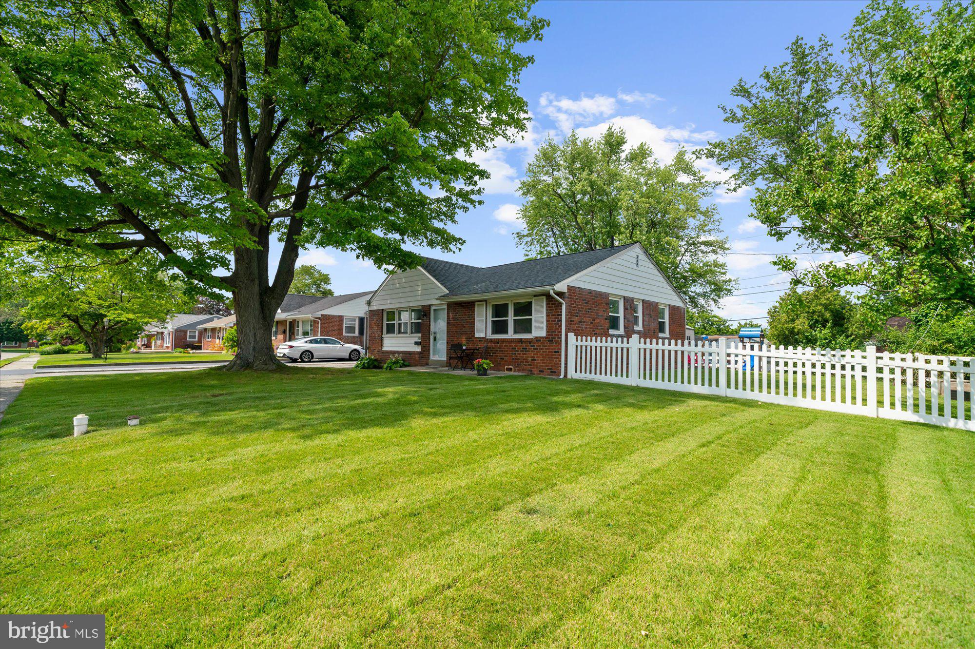 DEKALB MANOR - Residential