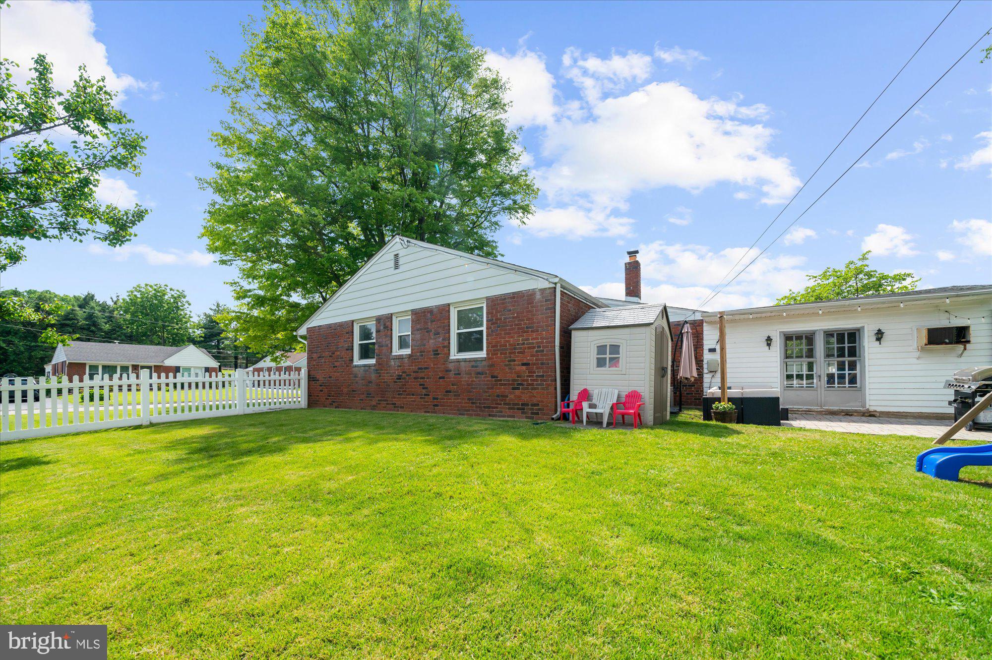 DEKALB MANOR - Residential