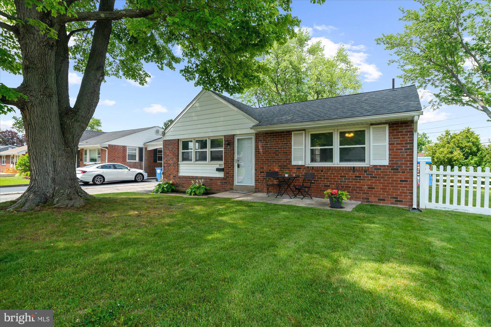 DEKALB MANOR - Residential