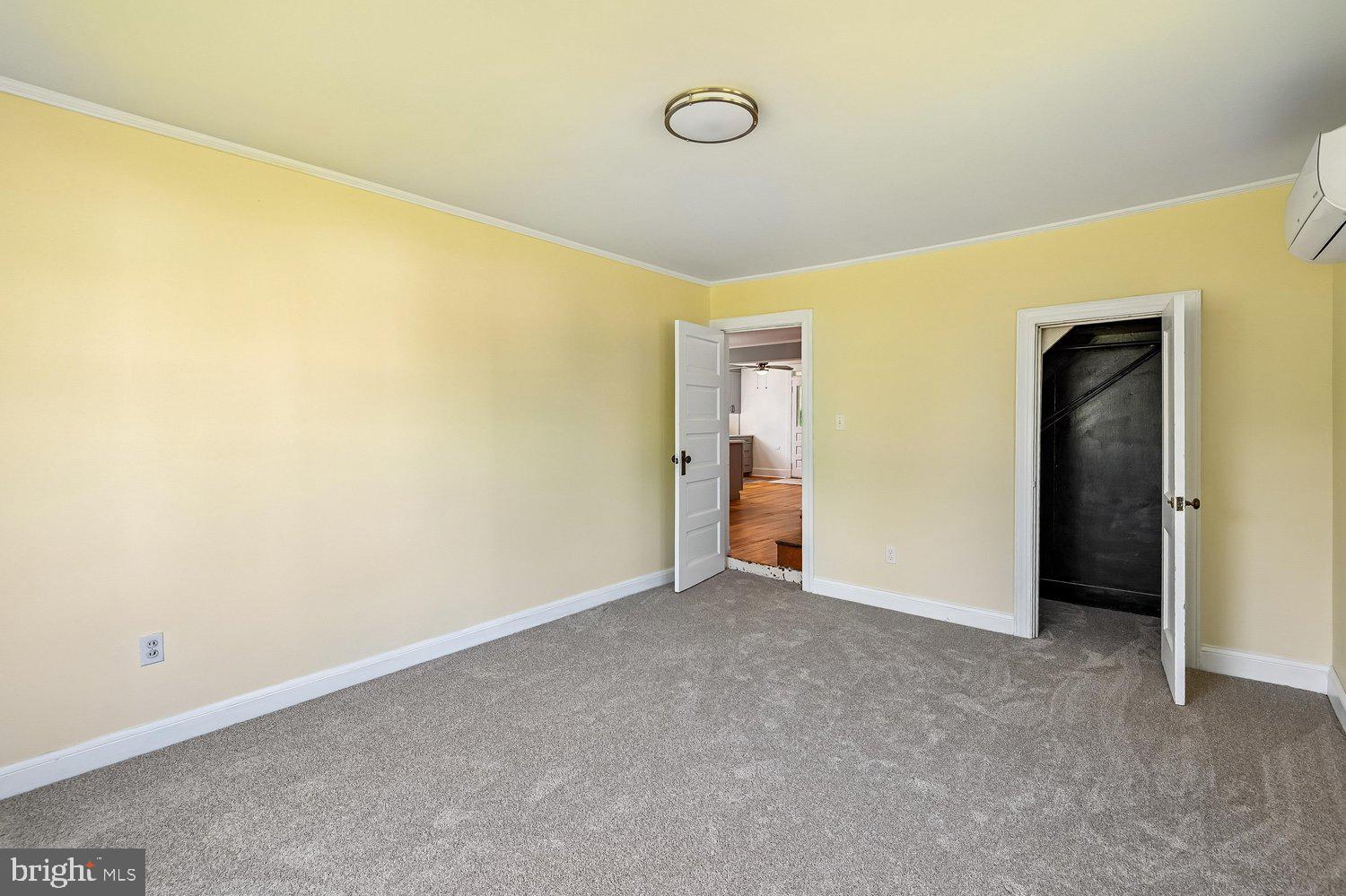 GALESVILLE - Residential