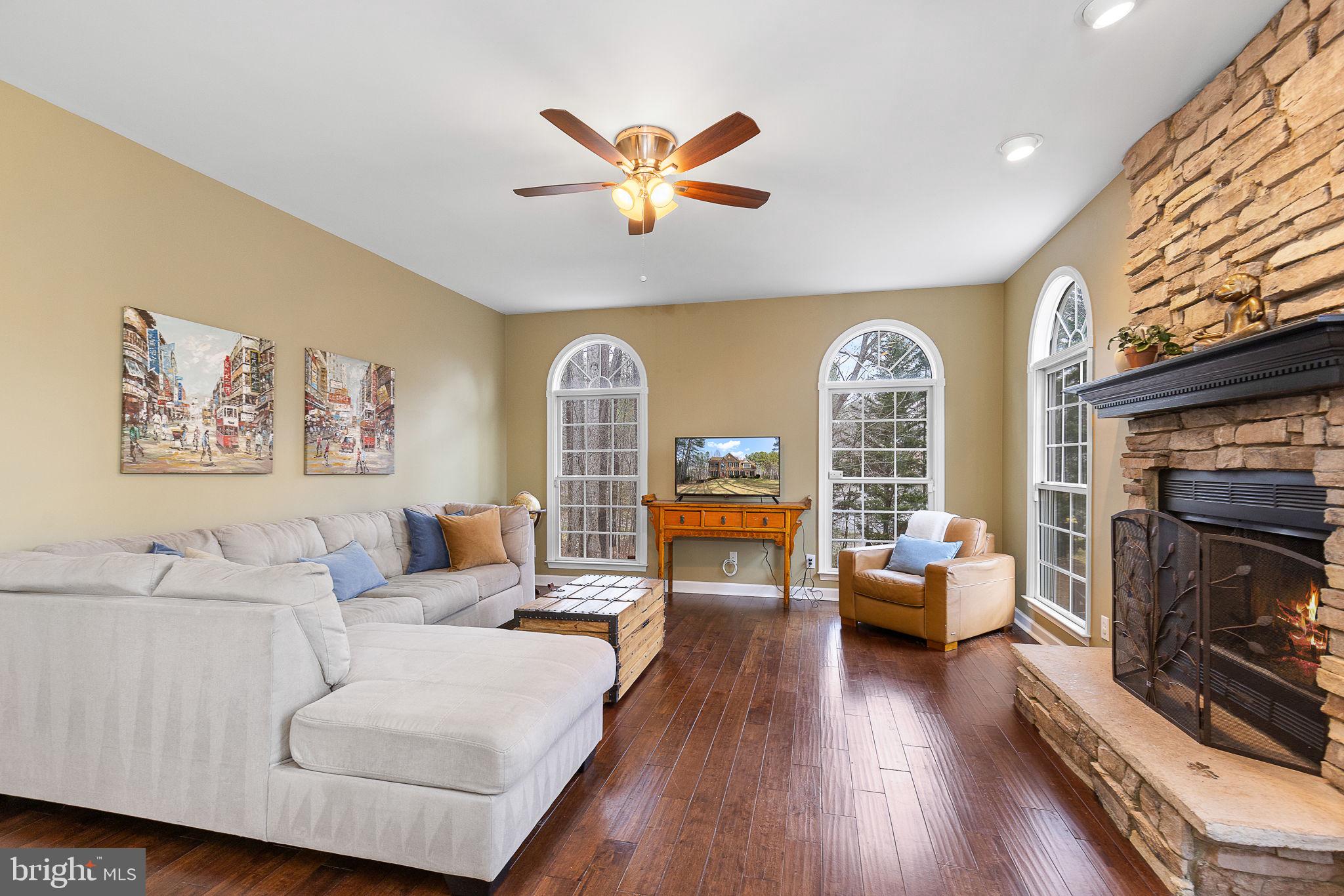 SEVEN LAKES - Residential