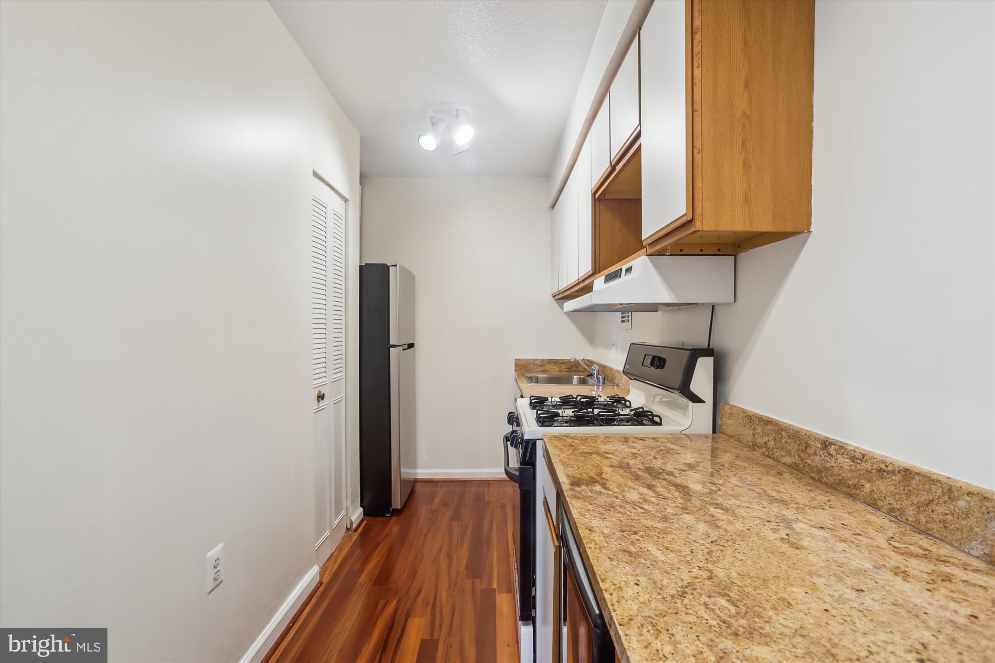 RIVIERA OF CHEVY CHASE - Residential