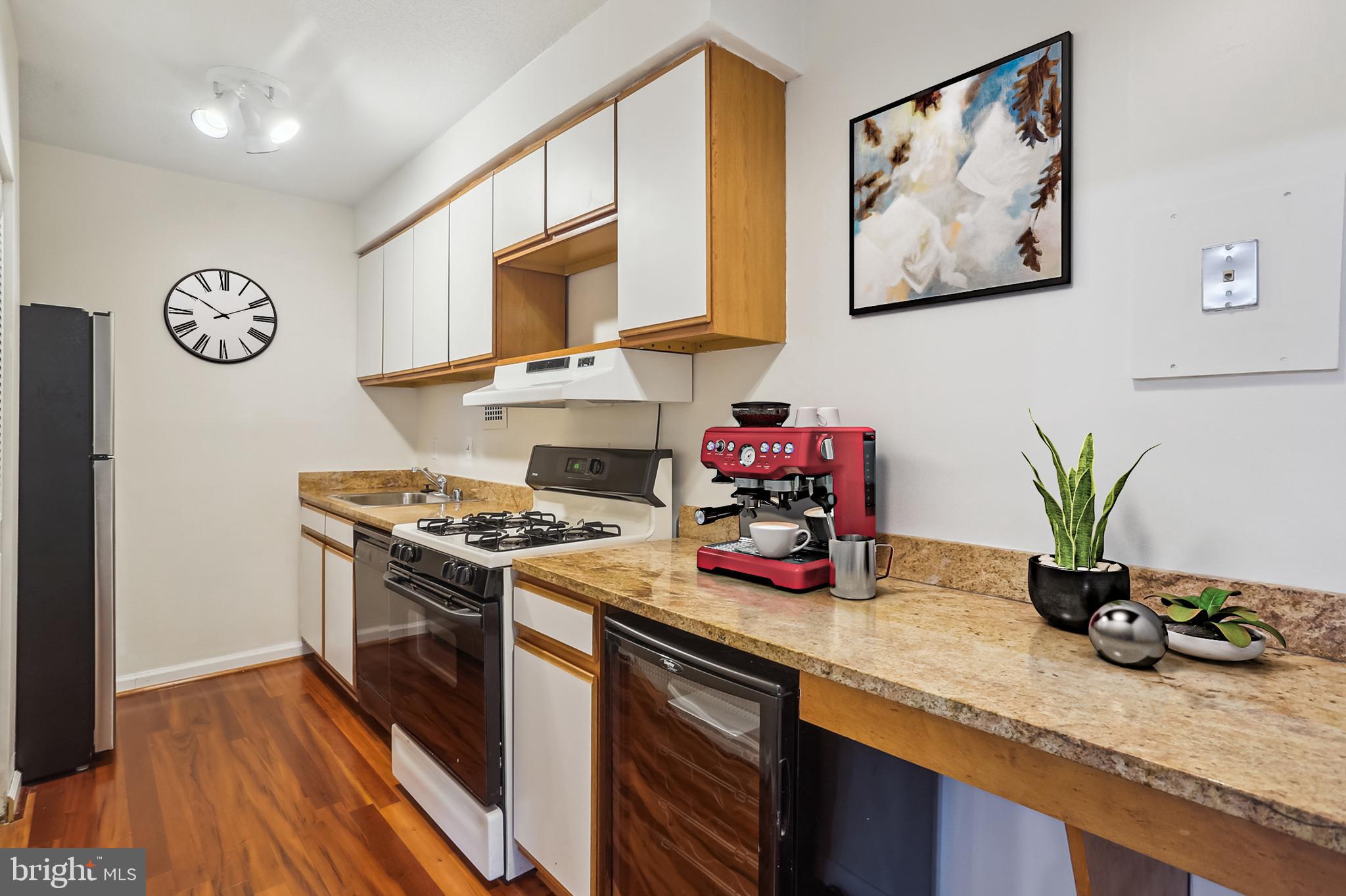 RIVIERA OF CHEVY CHASE - Residential