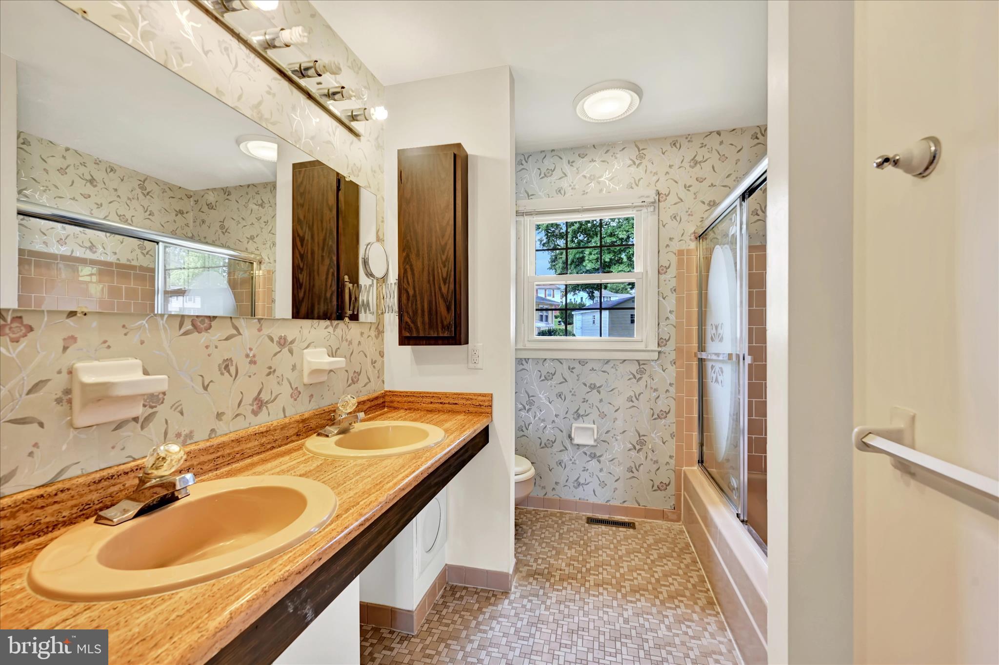 PERRY HALL - Residential