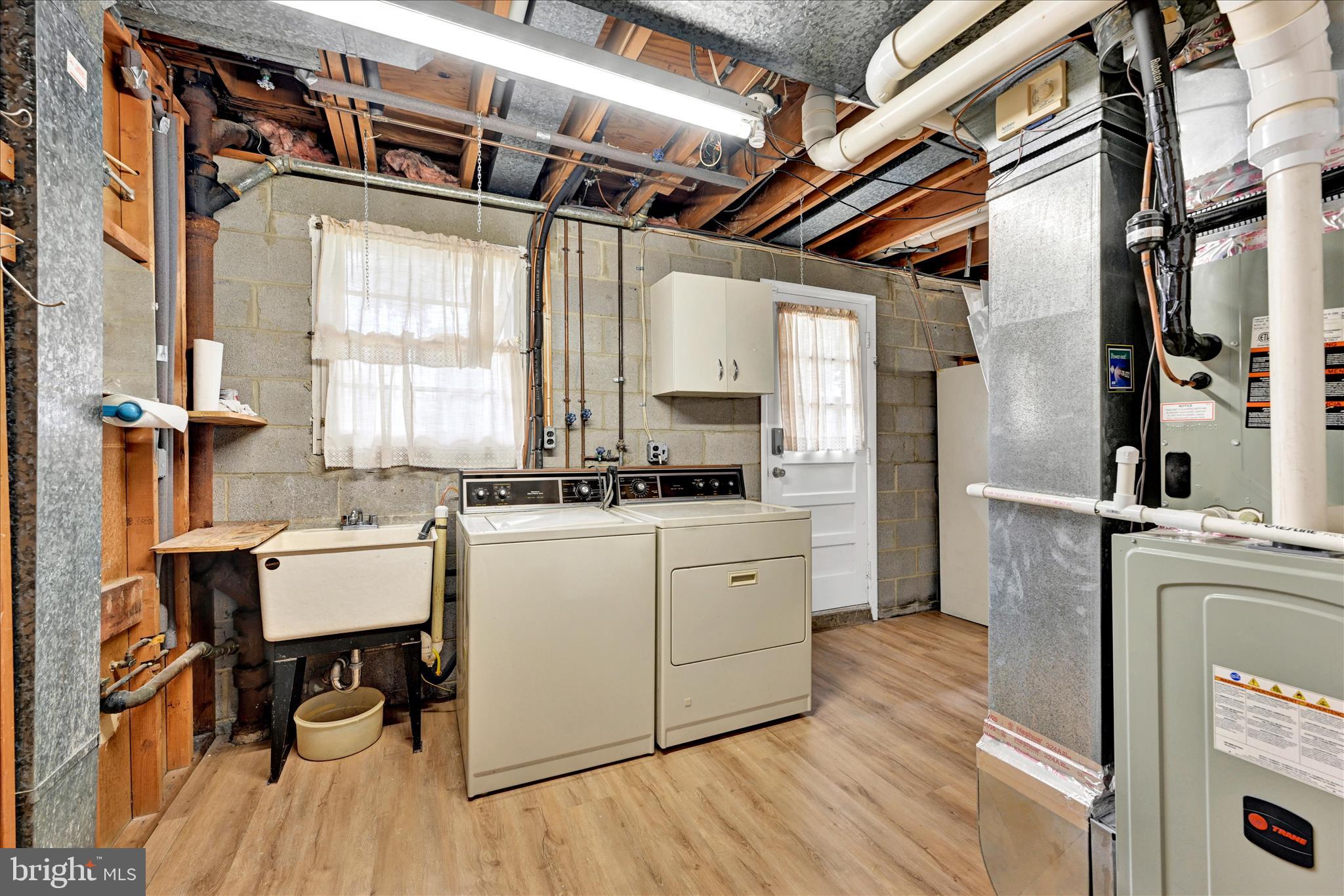 PERRY HALL - Residential
