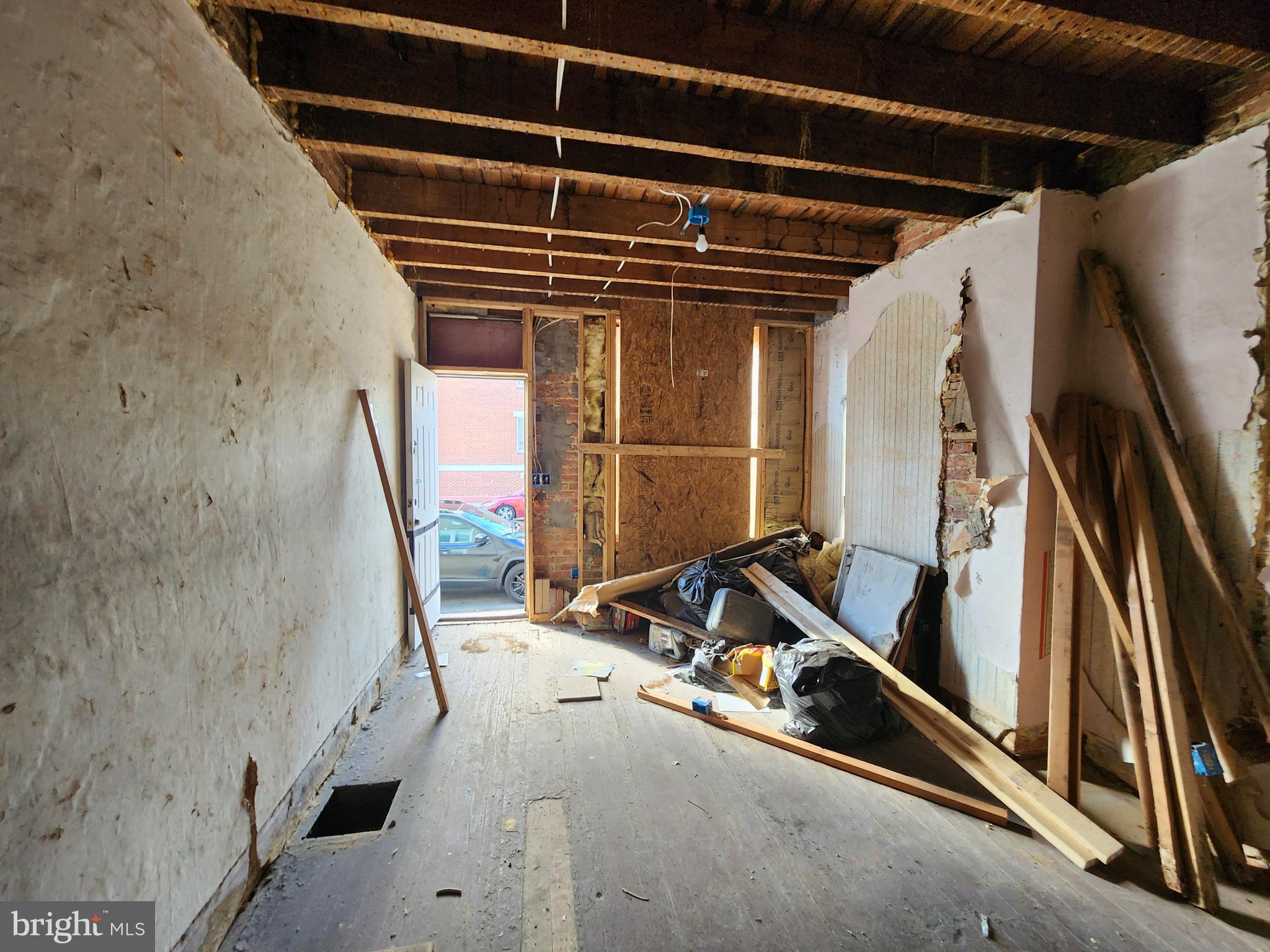 SANDTOWN-WINCHESTER - Residential