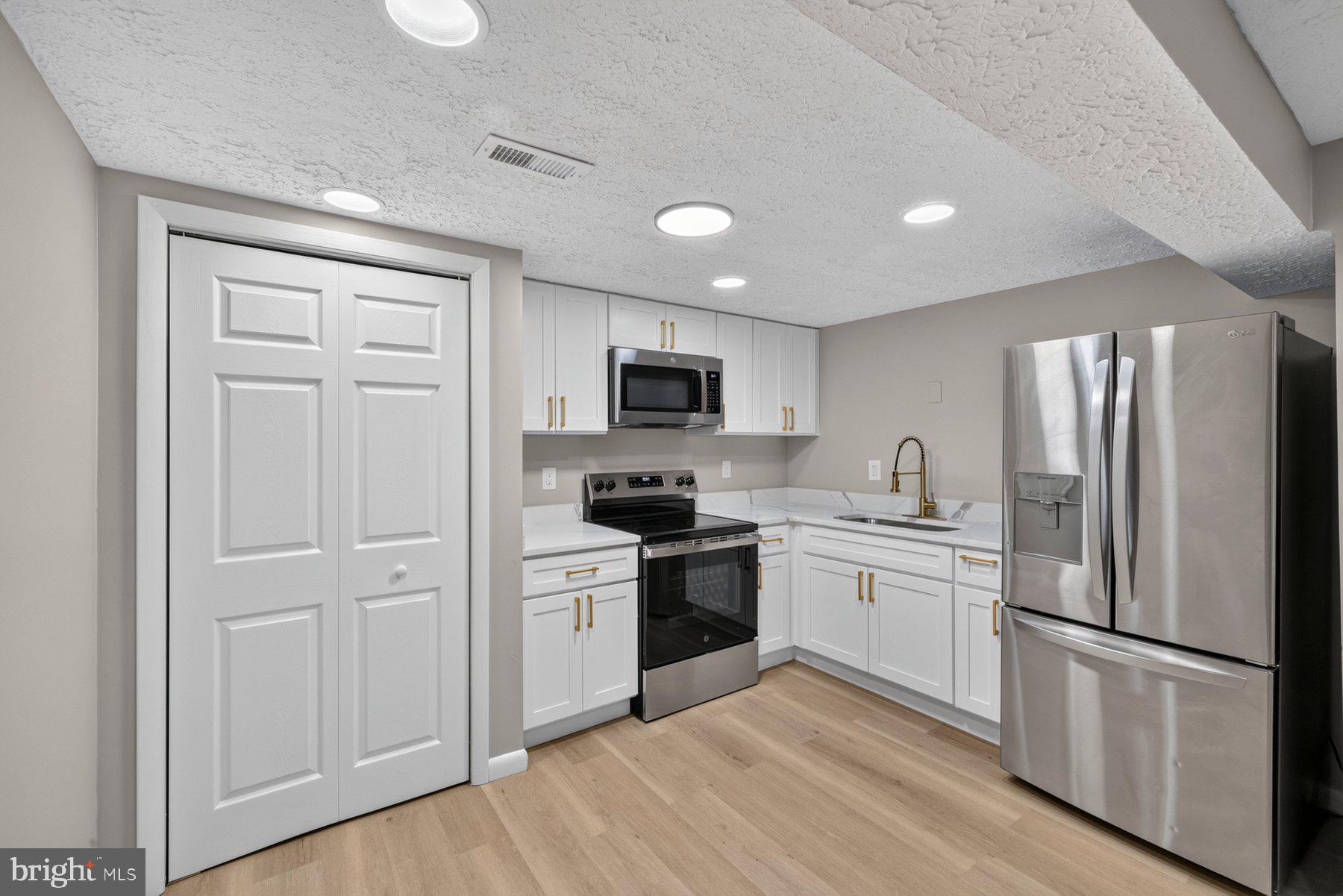 REGULARS - Residential