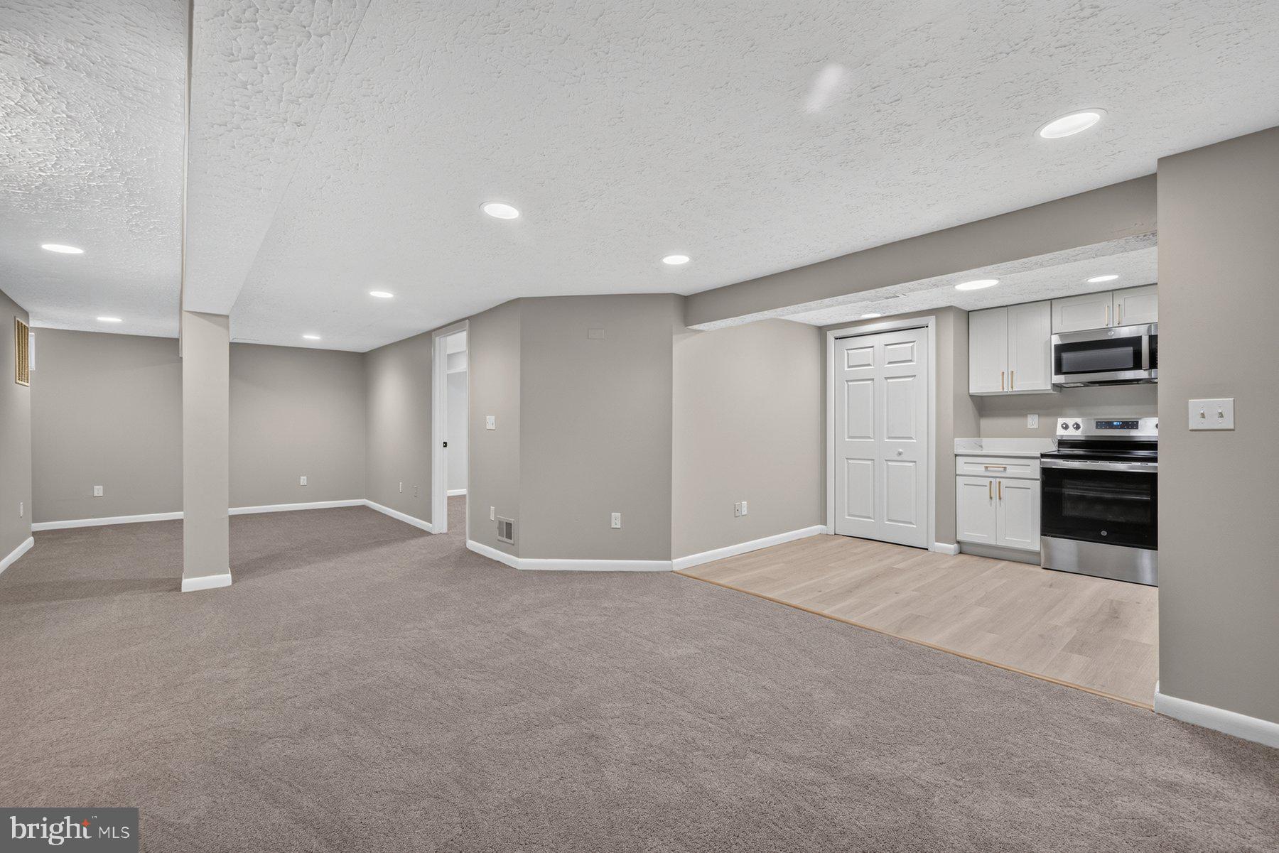 REGULARS - Residential