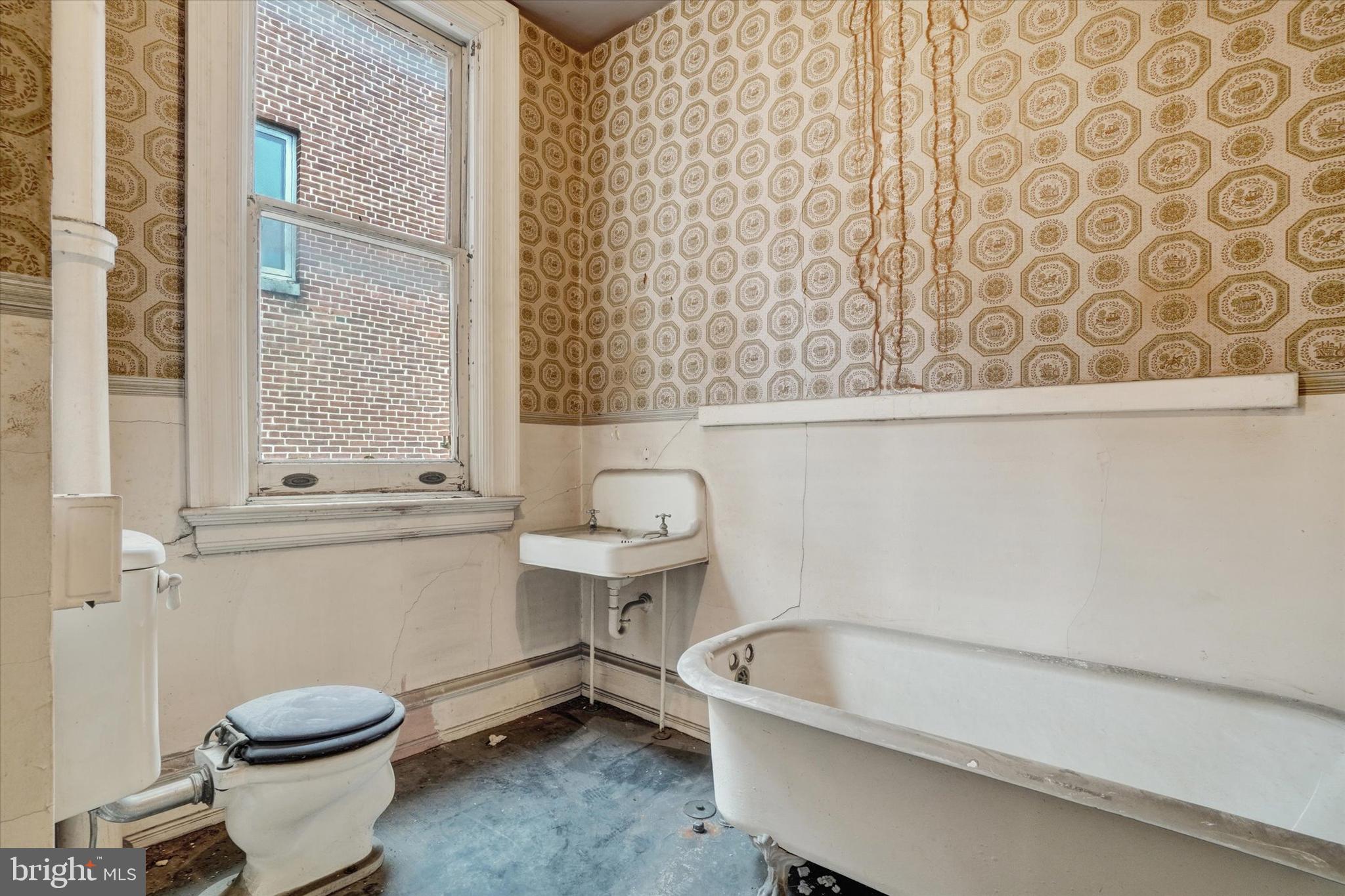 YORK CITY - Commercial Sale