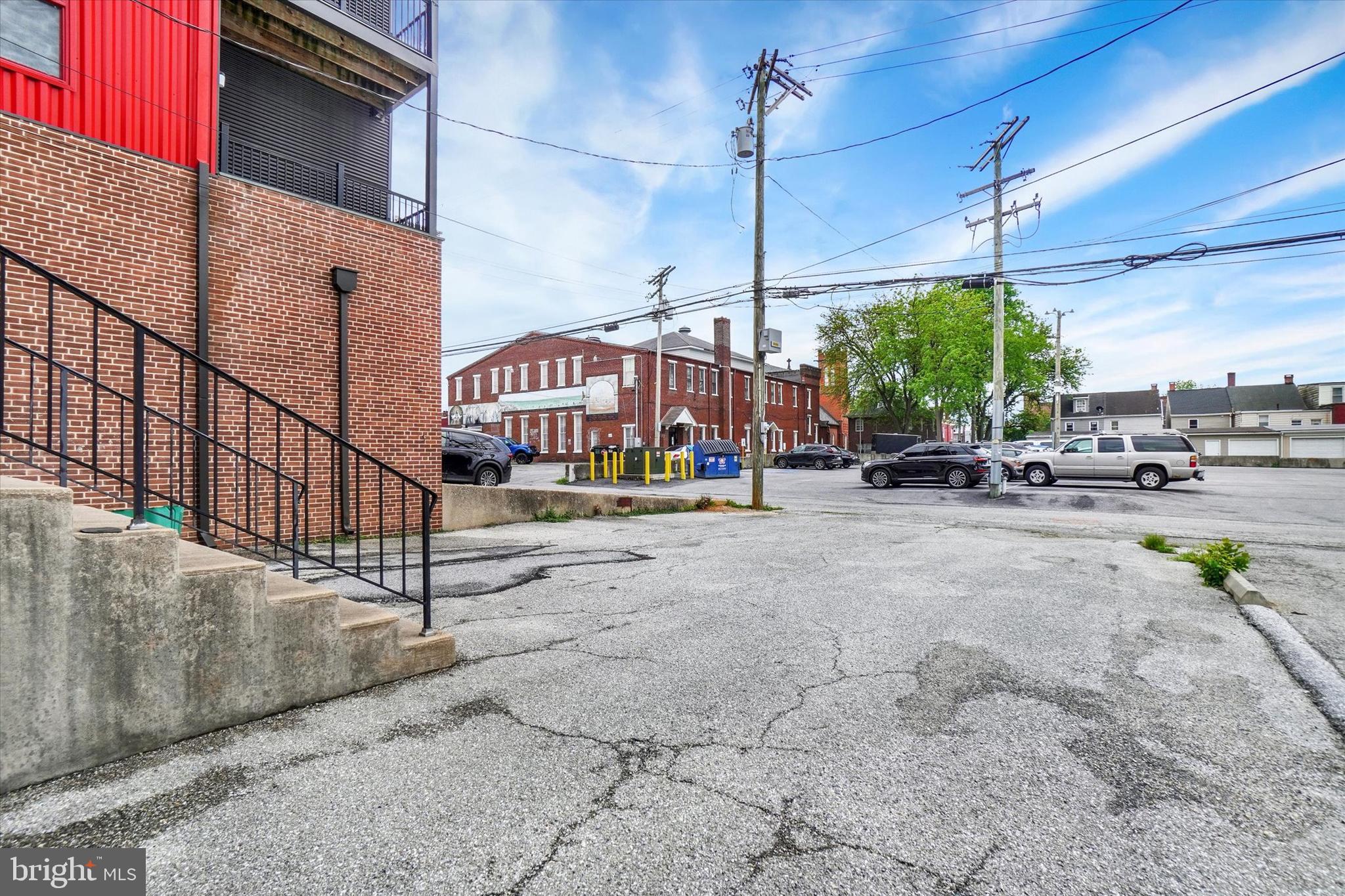 YORK CITY - Commercial Sale