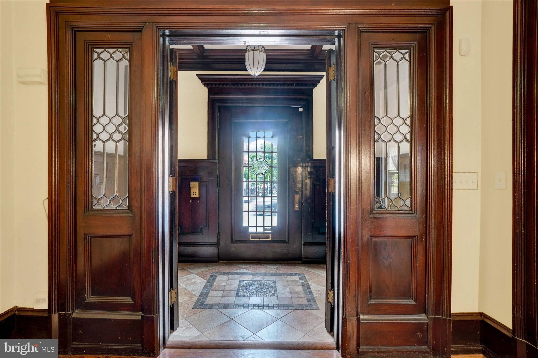 YORK CITY - Commercial Sale