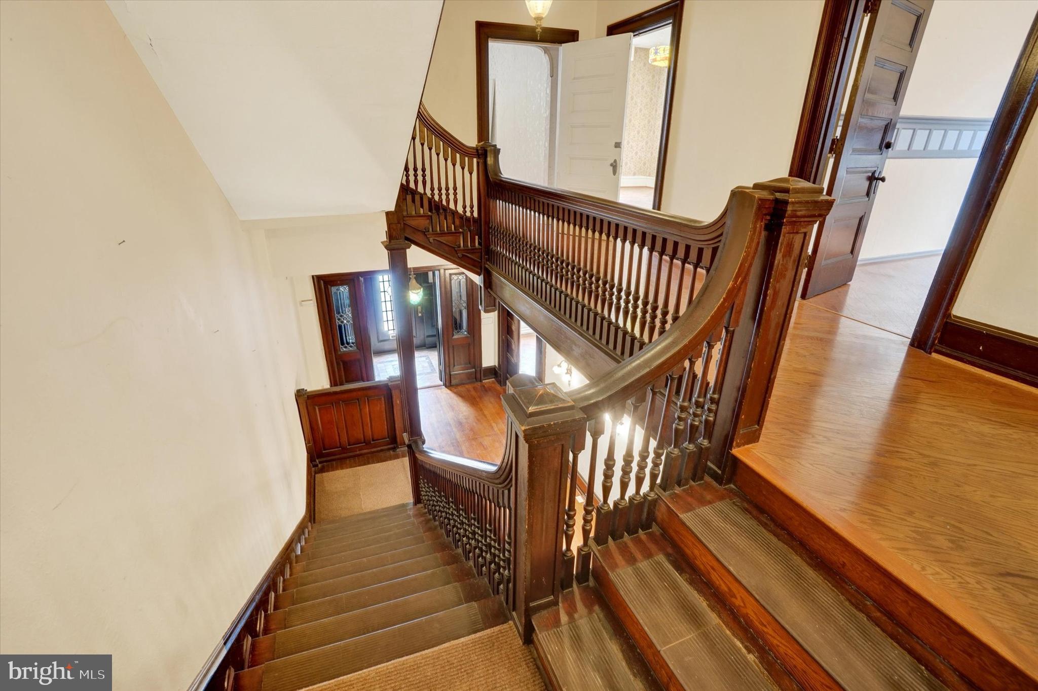 YORK CITY - Commercial Sale