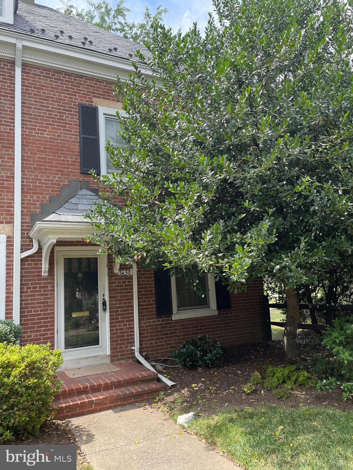 **RARE INVESTMENT OPPORTUNITY** Get it before it’s gone! This 2/2 Clarendon I model end unit in highly sought after Fairlington Village requires only a little TLC to really make it shine! With beautiful well-maintained hardwoods throughout, two finished bathrooms, spacious closets, large attic space, new HVAC system with forced air, great fenced outdoor patio that opens to expansive lawns on back and front, and assigned parking - this home is a diamond in the rough! 

This quiet tree-lined neighborhood boasts the best of both worlds - green space and convenience! It’s mere blocks to shops, restaurants & transportation, and just off 395, only 10 minutes to DC - the location can’t be beat! 

Perfect for a DIY homebuyer looking for their next project, easy investment or flip opportunity. Property sold in AS-IS condition, remaining furnishings will be removed prior to close of sale.