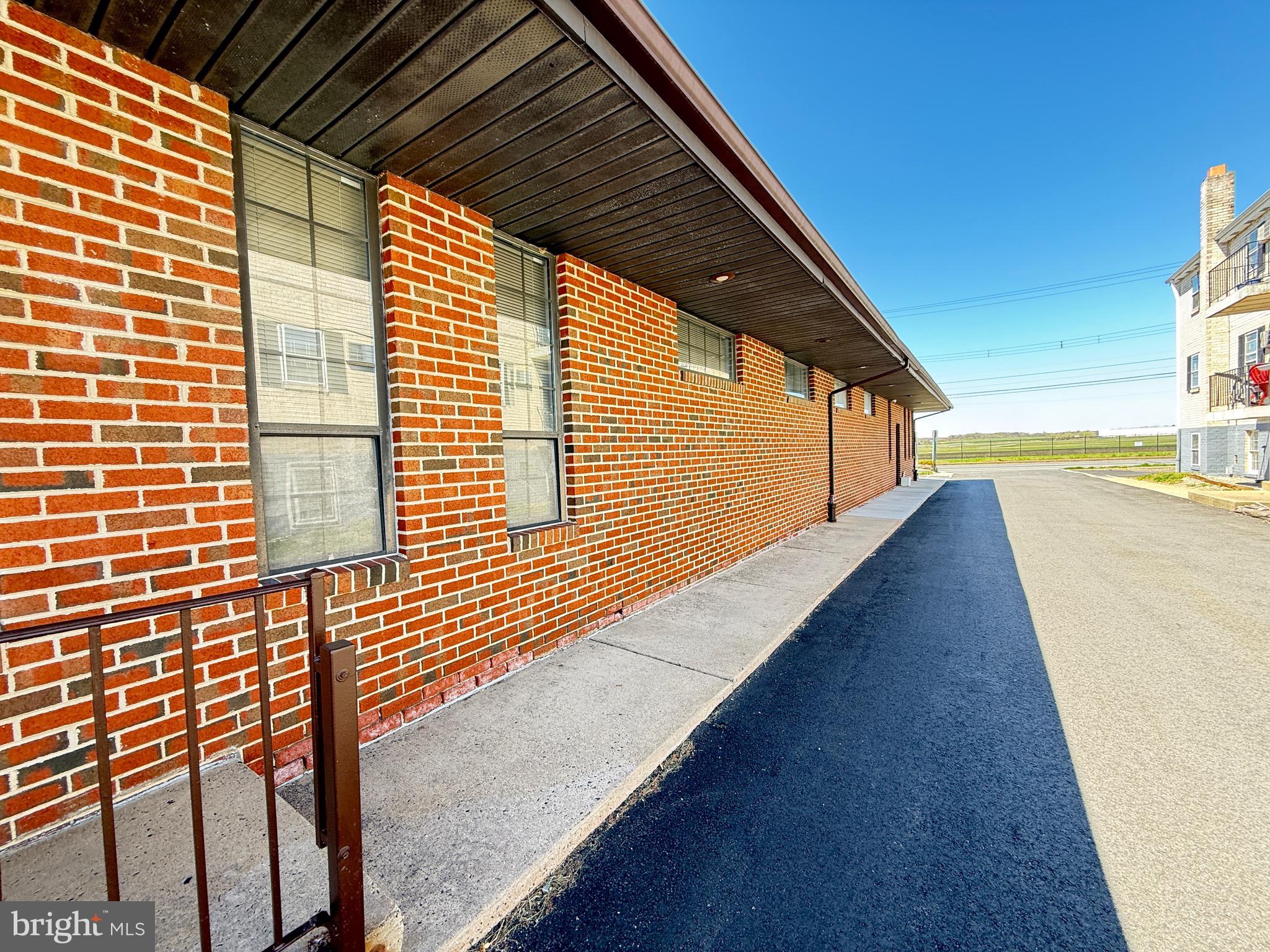ACADEMY GARDENS - Commercial Sale