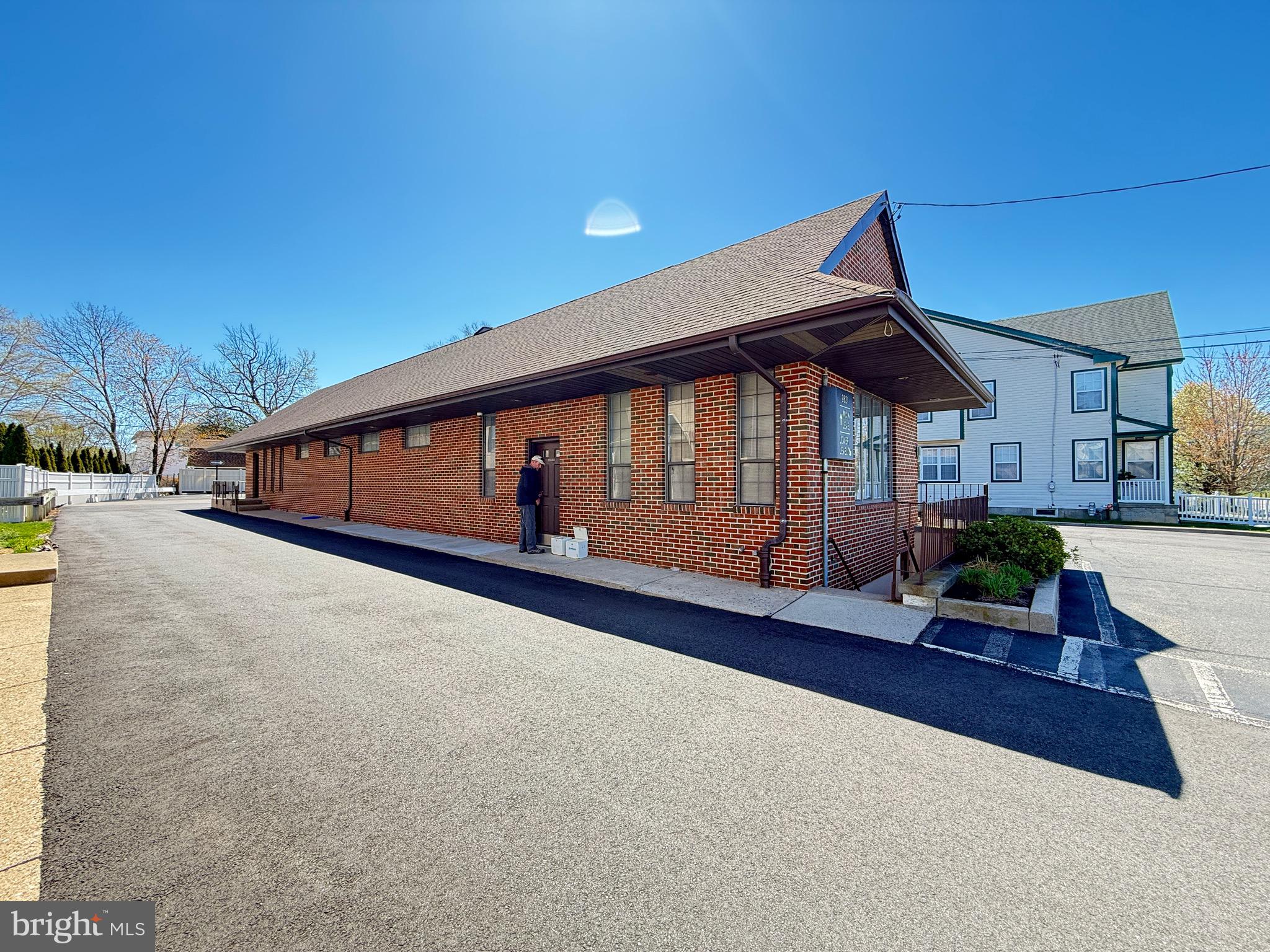 ACADEMY GARDENS - Commercial Sale