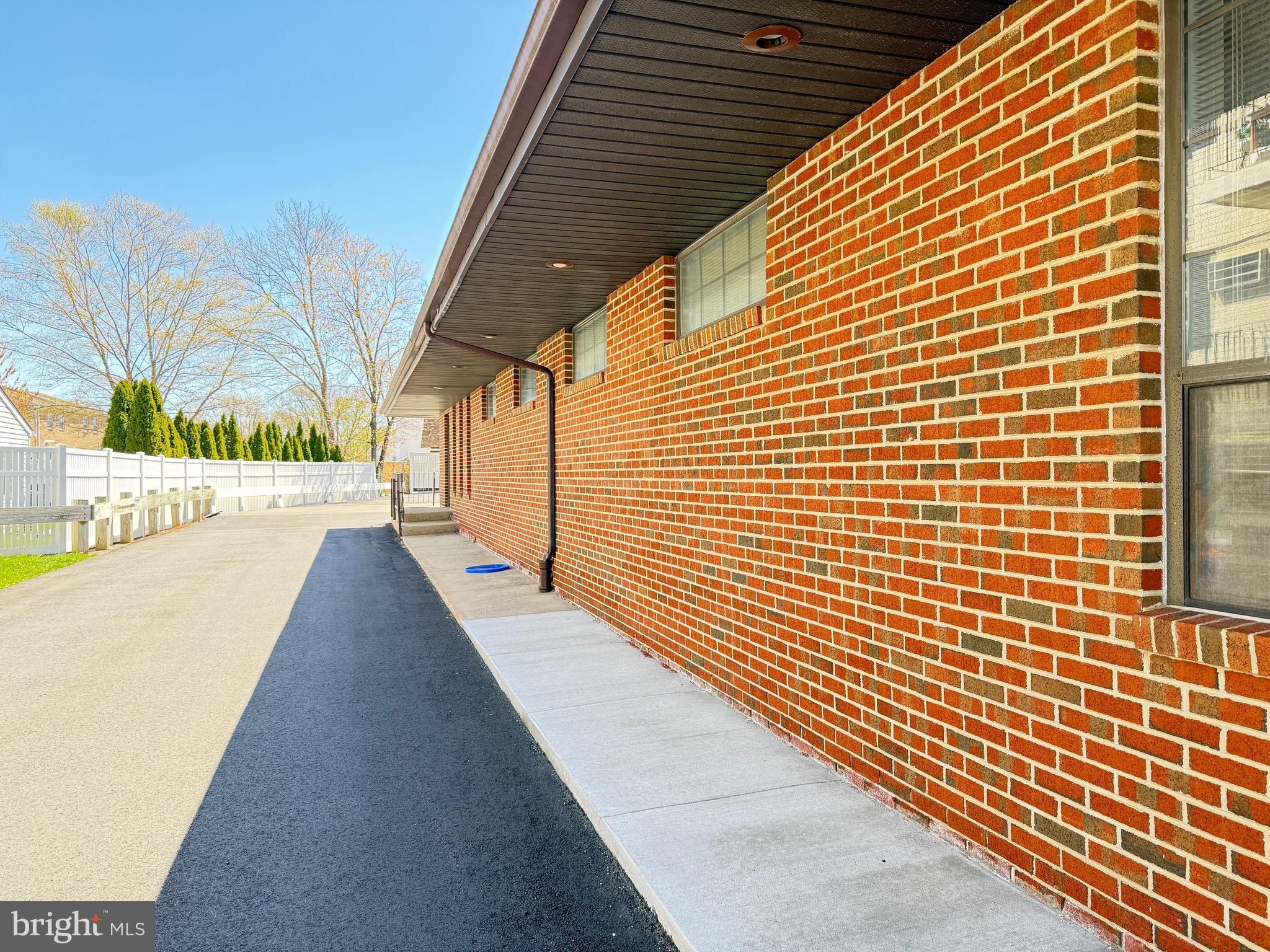 ACADEMY GARDENS - Commercial Sale