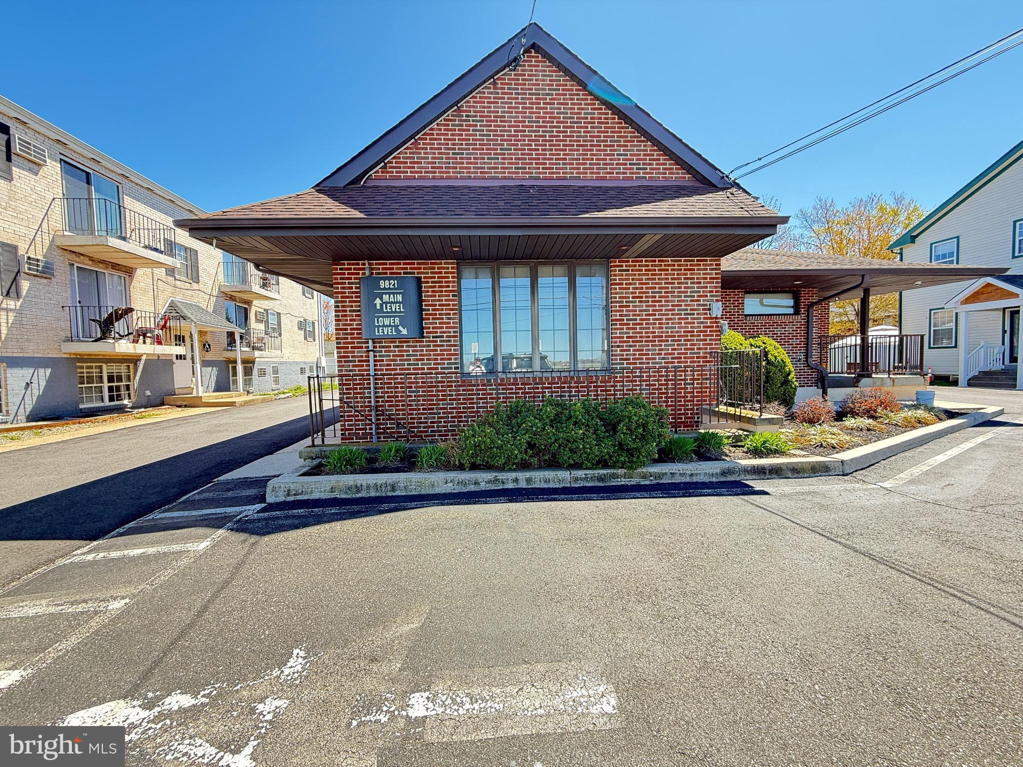 ACADEMY GARDENS - Commercial Sale
