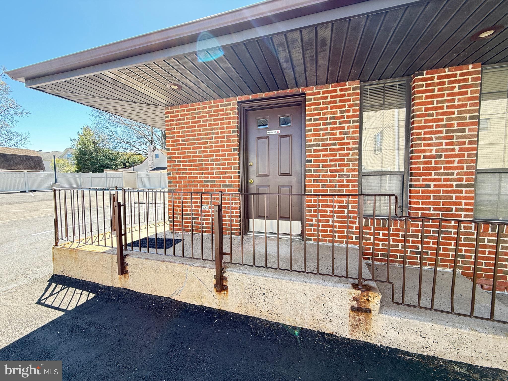 ACADEMY GARDENS - Commercial Sale