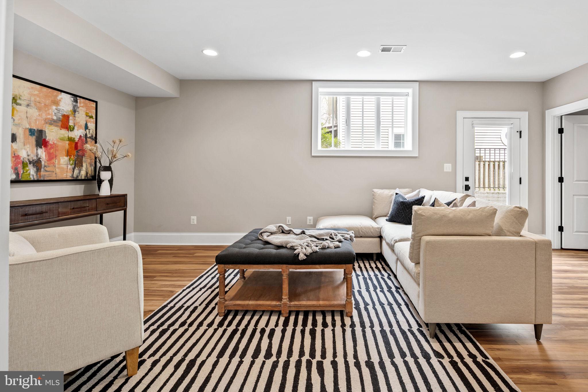 LEE HEIGHTS - Residential
