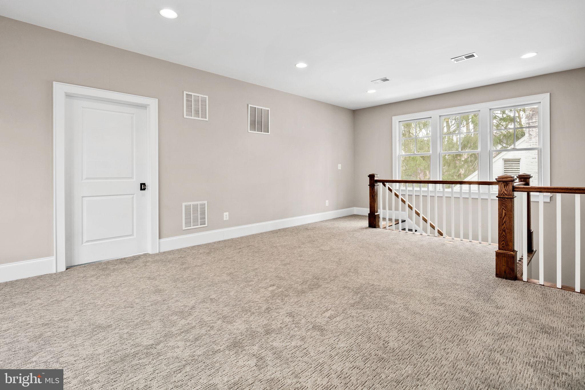 LEE HEIGHTS - Residential