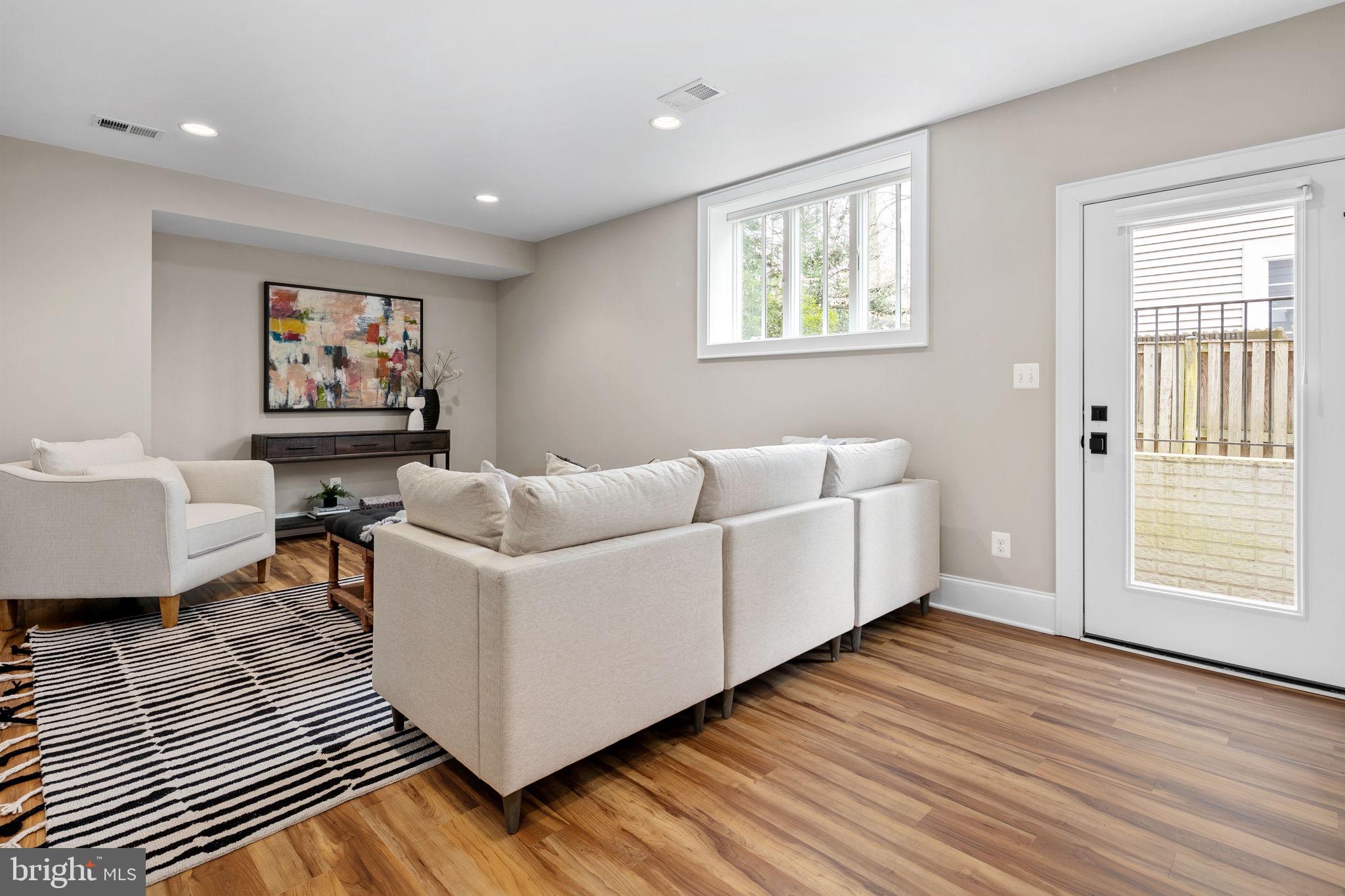 LEE HEIGHTS - Residential