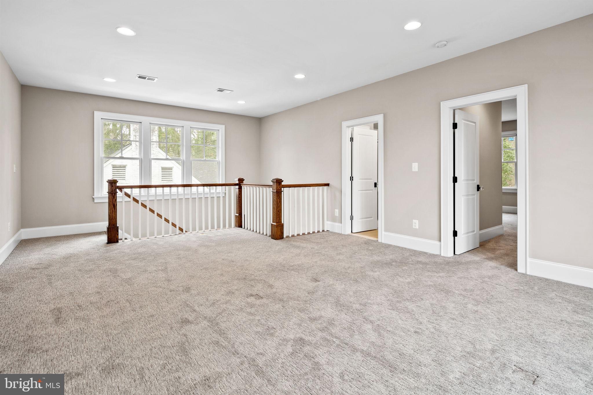 LEE HEIGHTS - Residential