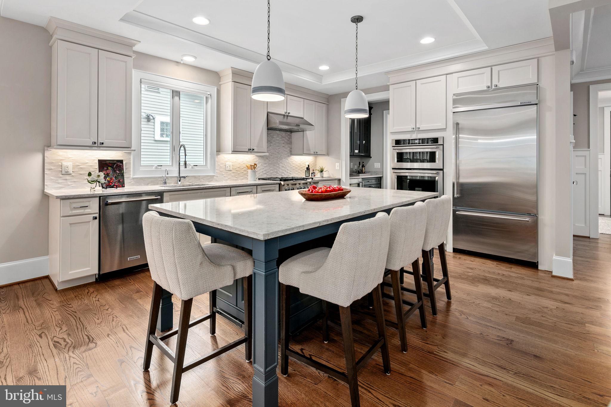 LEE HEIGHTS - Residential