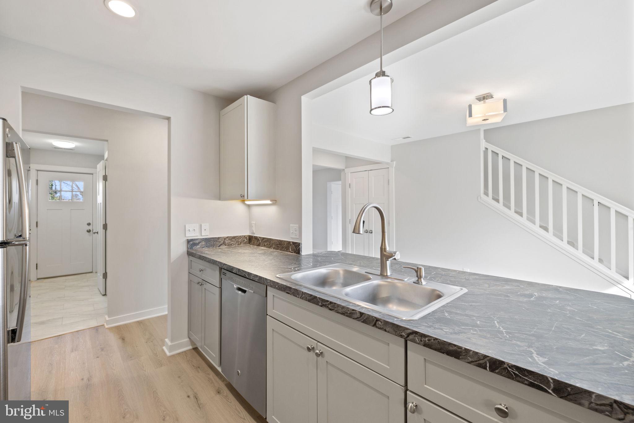 WAVERLEY HEIGHTS - Residential Lease
