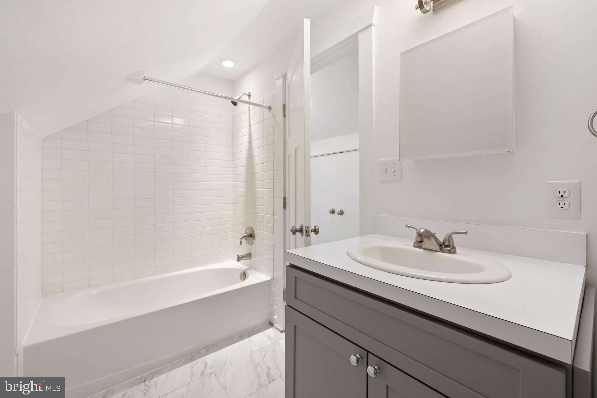 WAVERLEY HEIGHTS - Residential Lease