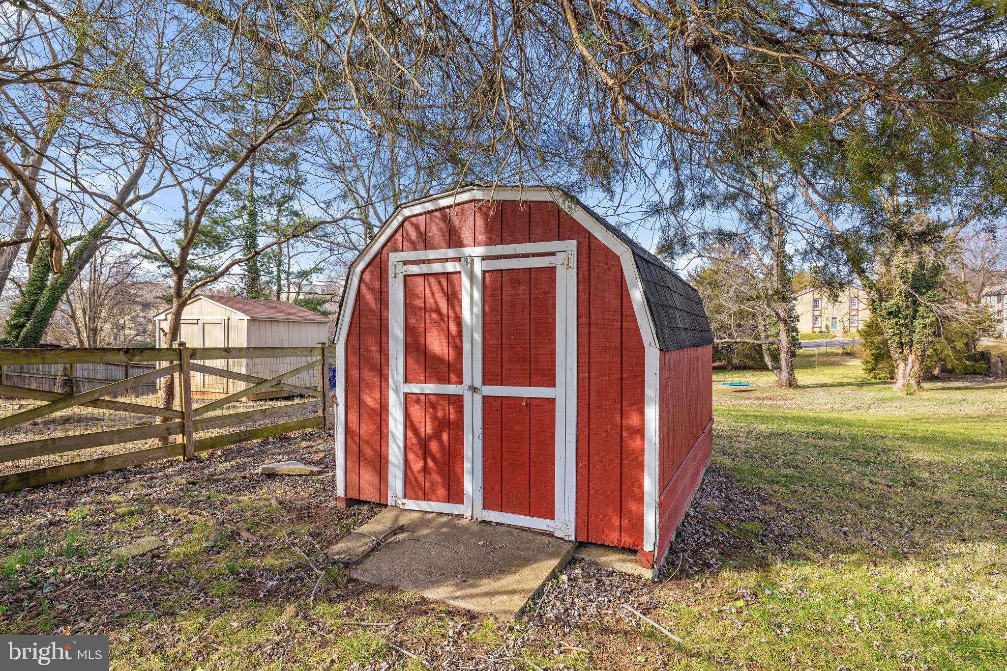 WAVERLEY HEIGHTS - Residential Lease