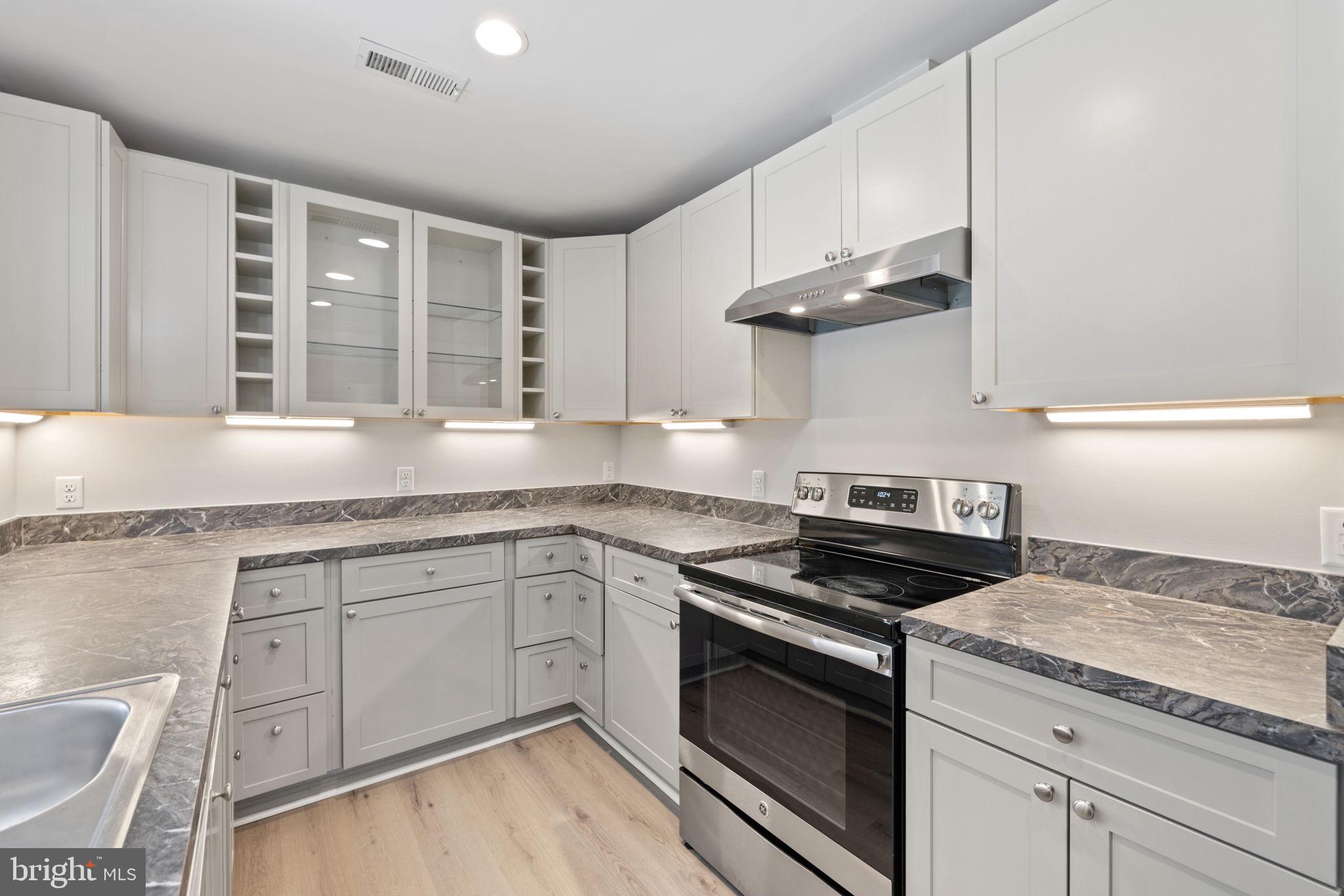 WAVERLEY HEIGHTS - Residential Lease