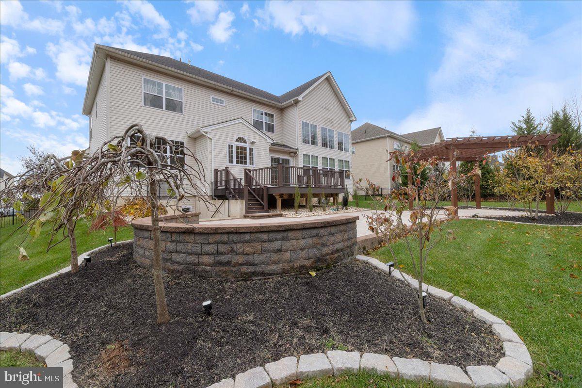 WOODLANDS AT WARWICK - Residential