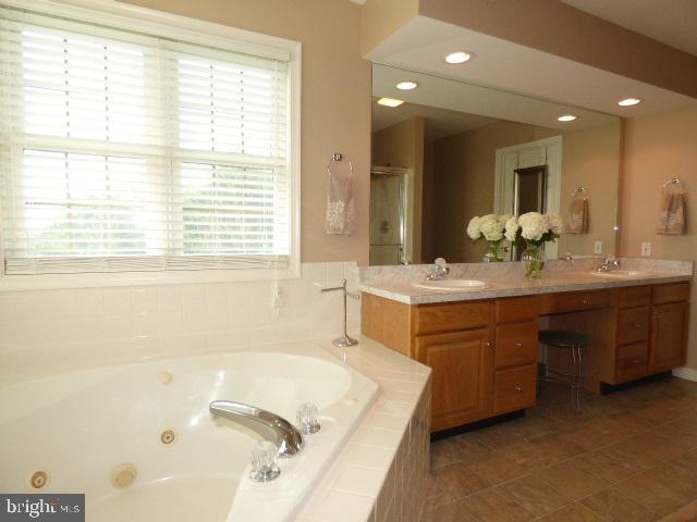 KENDALE HEIGHTS - Residential