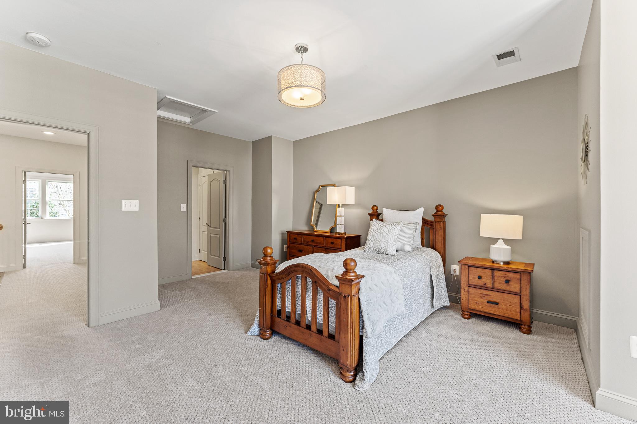 LANSDOWNE ON THE POTOMAC - Residential