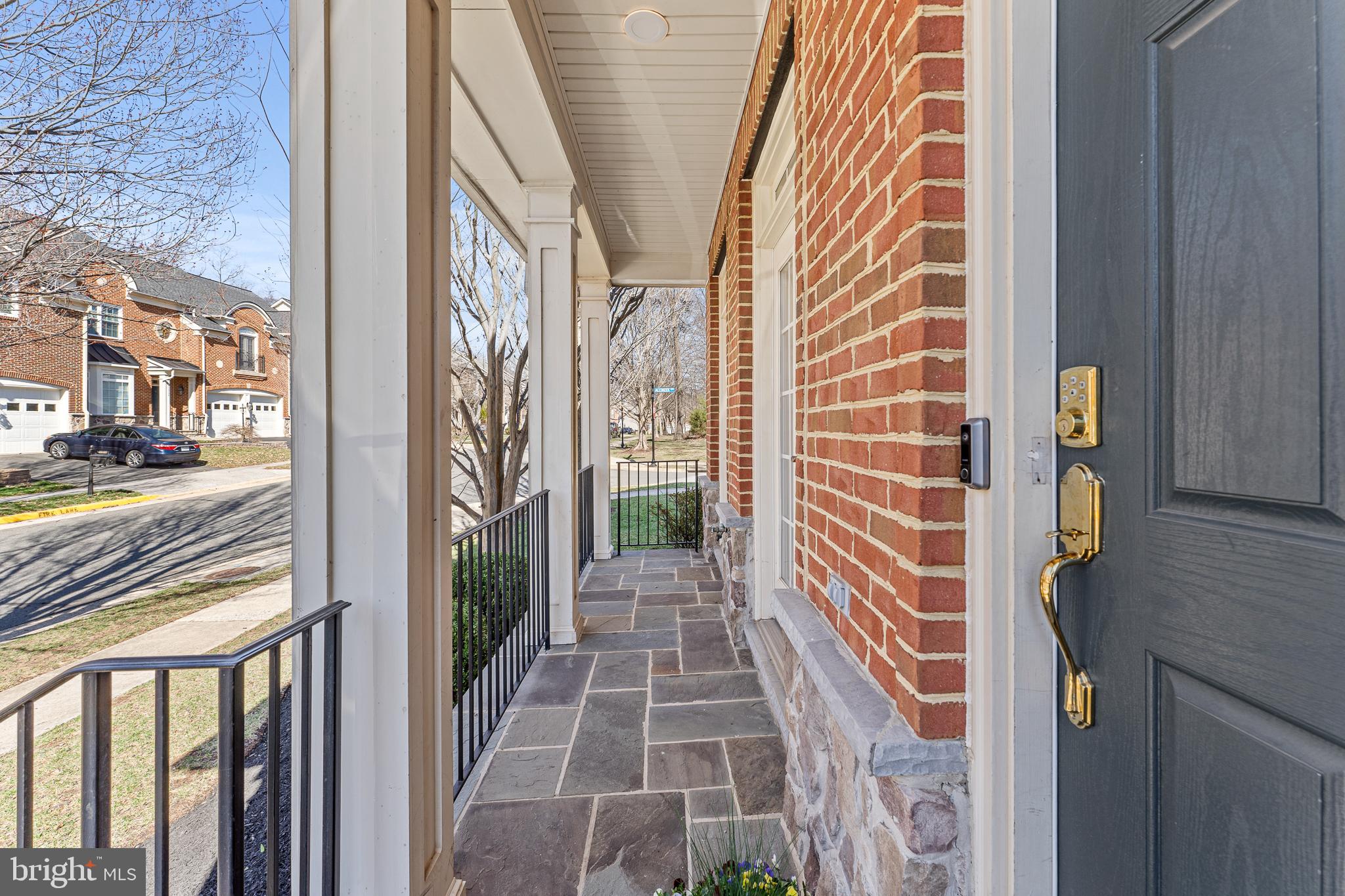LANSDOWNE ON THE POTOMAC - Residential