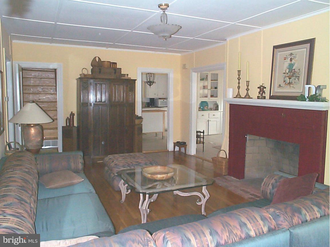BEVERLEY BEACH - Residential Lease